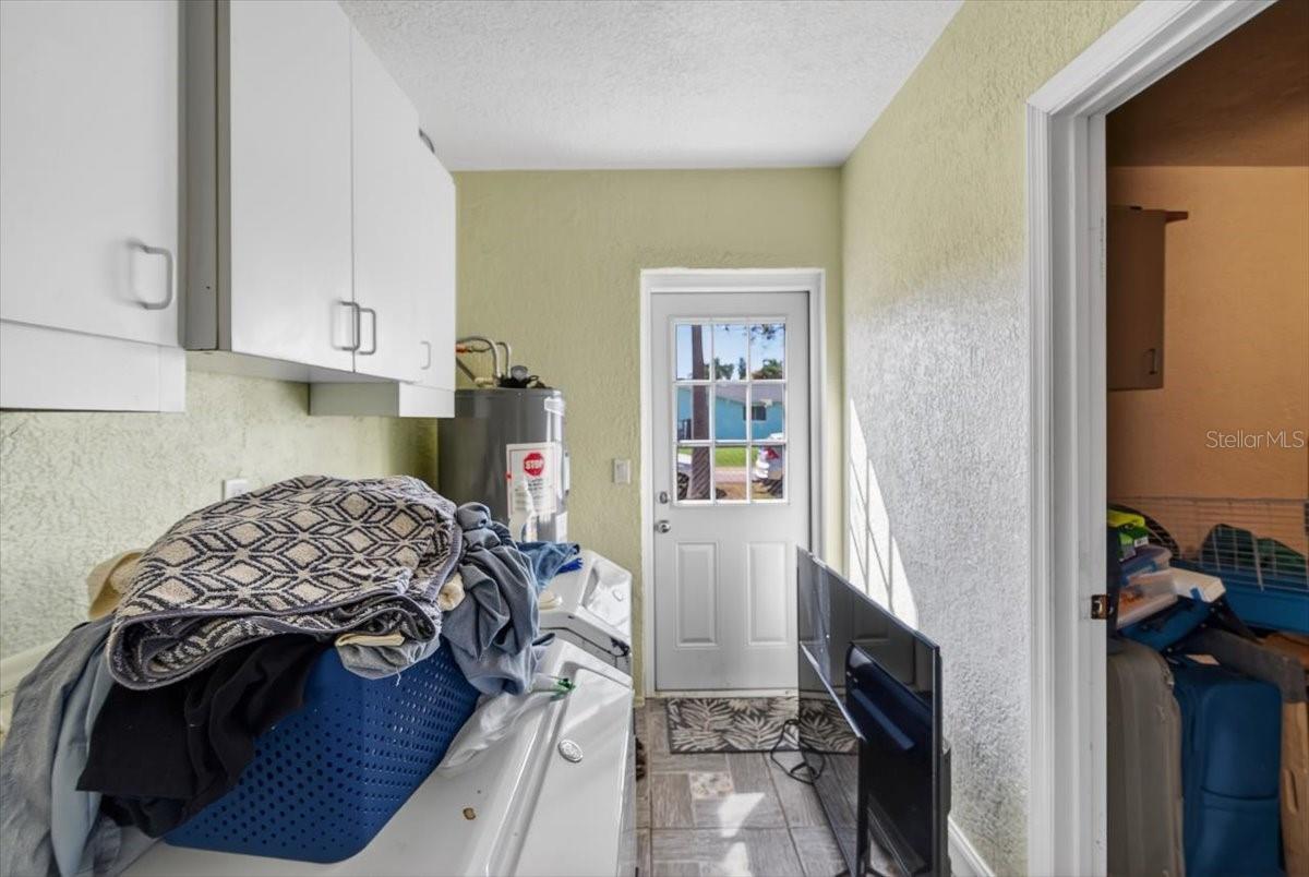 4033 COUNTRY CLUB BLVD, CAPE CORAL, FL, 33904