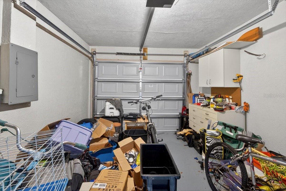 4033 COUNTRY CLUB BLVD, CAPE CORAL, FL, 33904