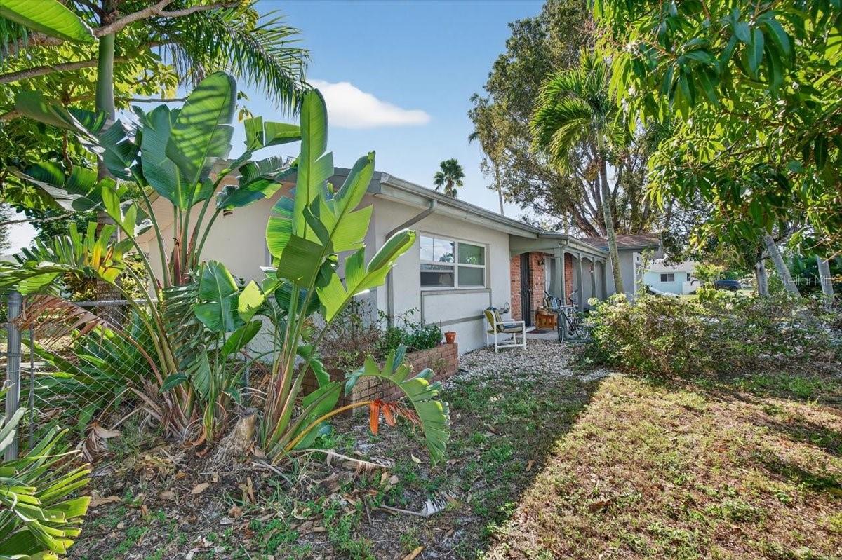 4033 COUNTRY CLUB BLVD, CAPE CORAL, FL, 33904