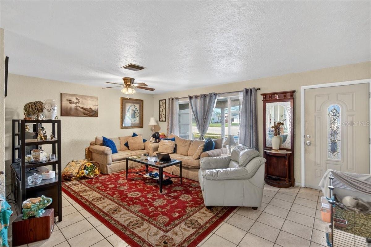4033 COUNTRY CLUB BLVD, CAPE CORAL, FL, 33904