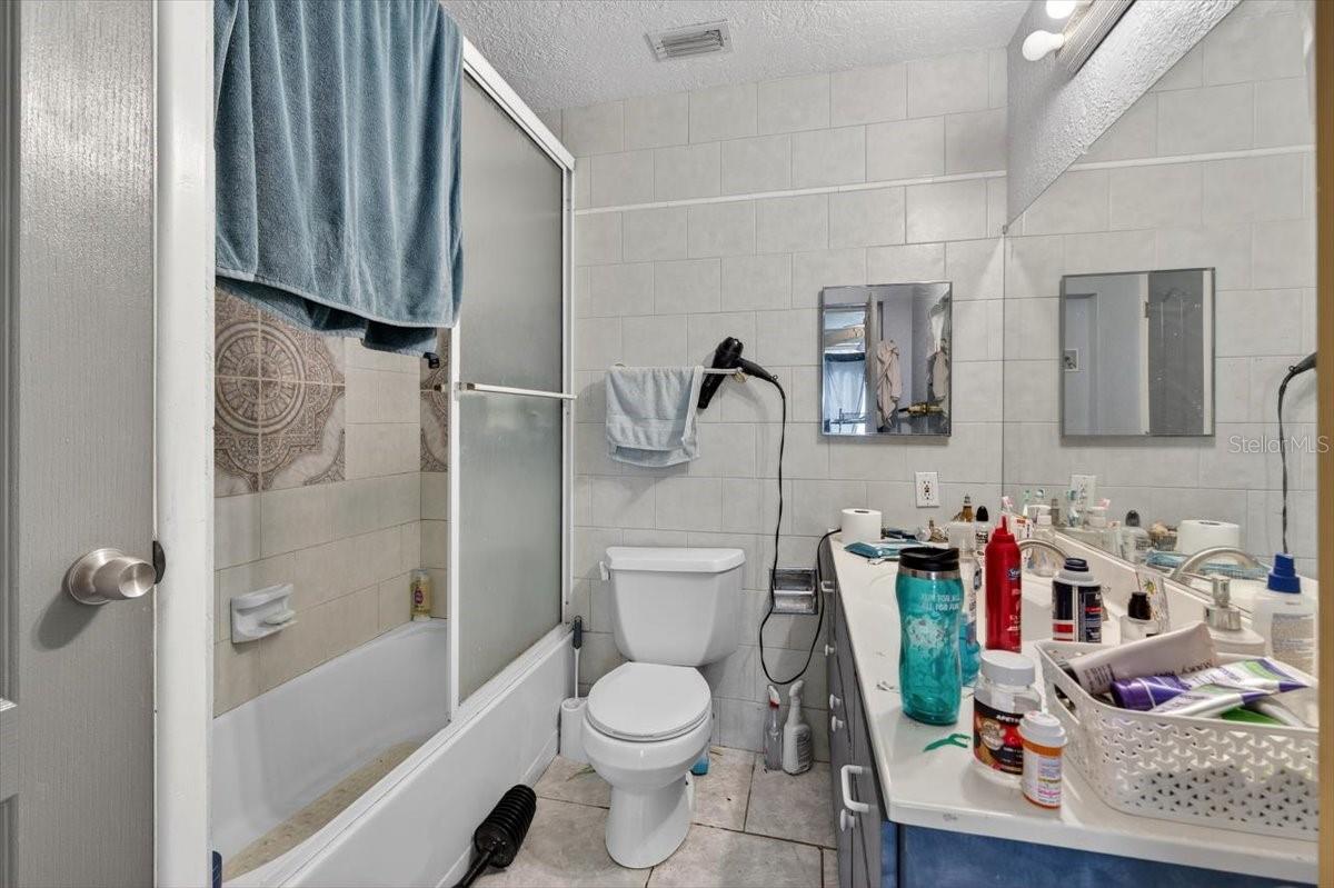 4033 COUNTRY CLUB BLVD, CAPE CORAL, FL, 33904