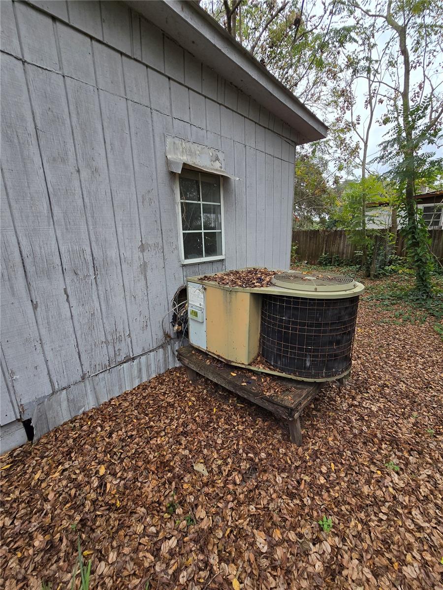 TB8469787 Property Photo