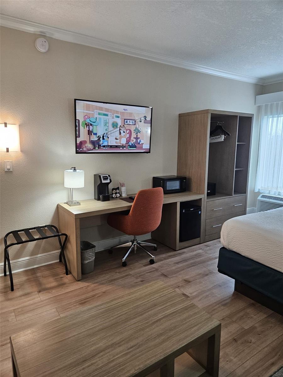 O6377629 Property Photo