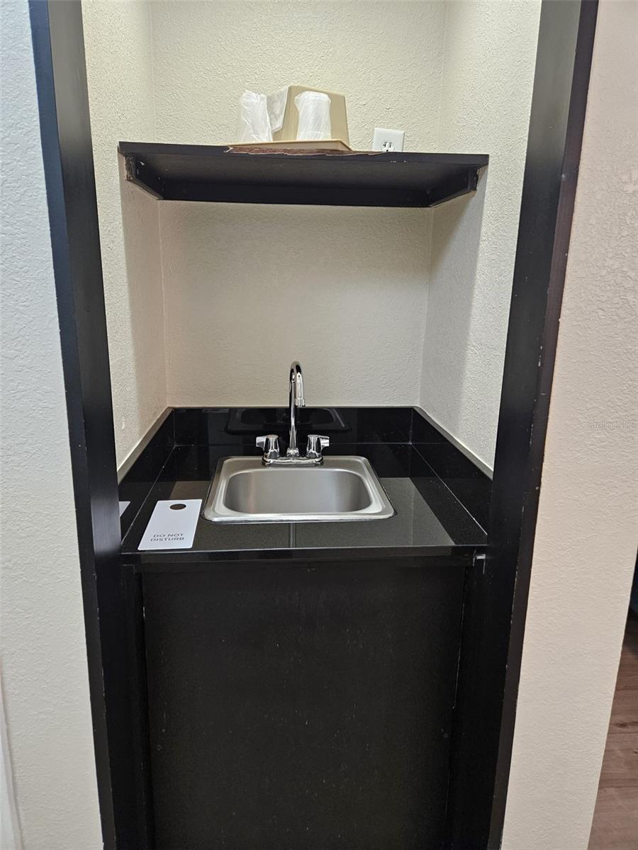 O6377629 Property Photo