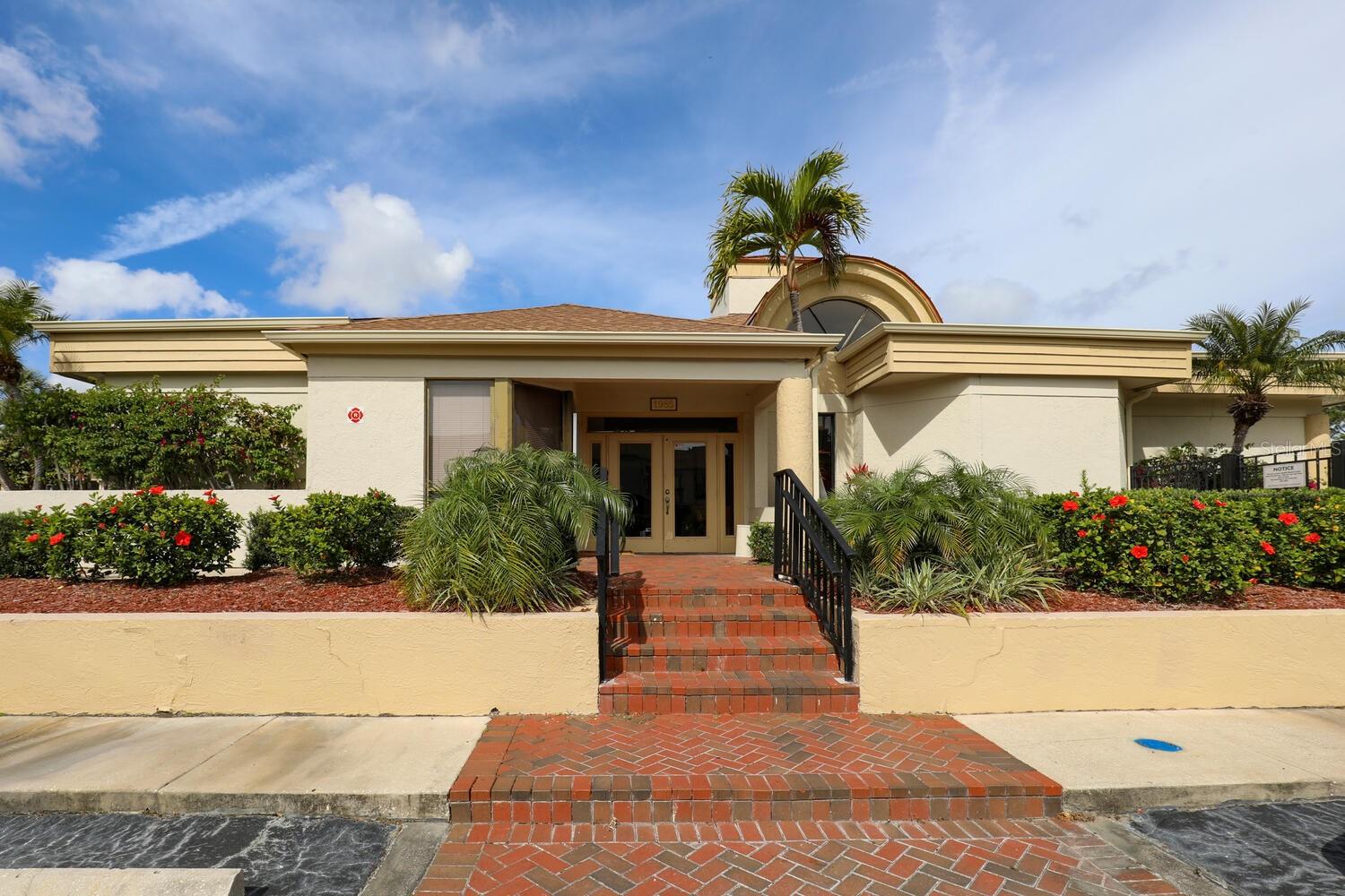 2002 BLUE HAWK CT #1723, CLEARWATER, FL, 33762