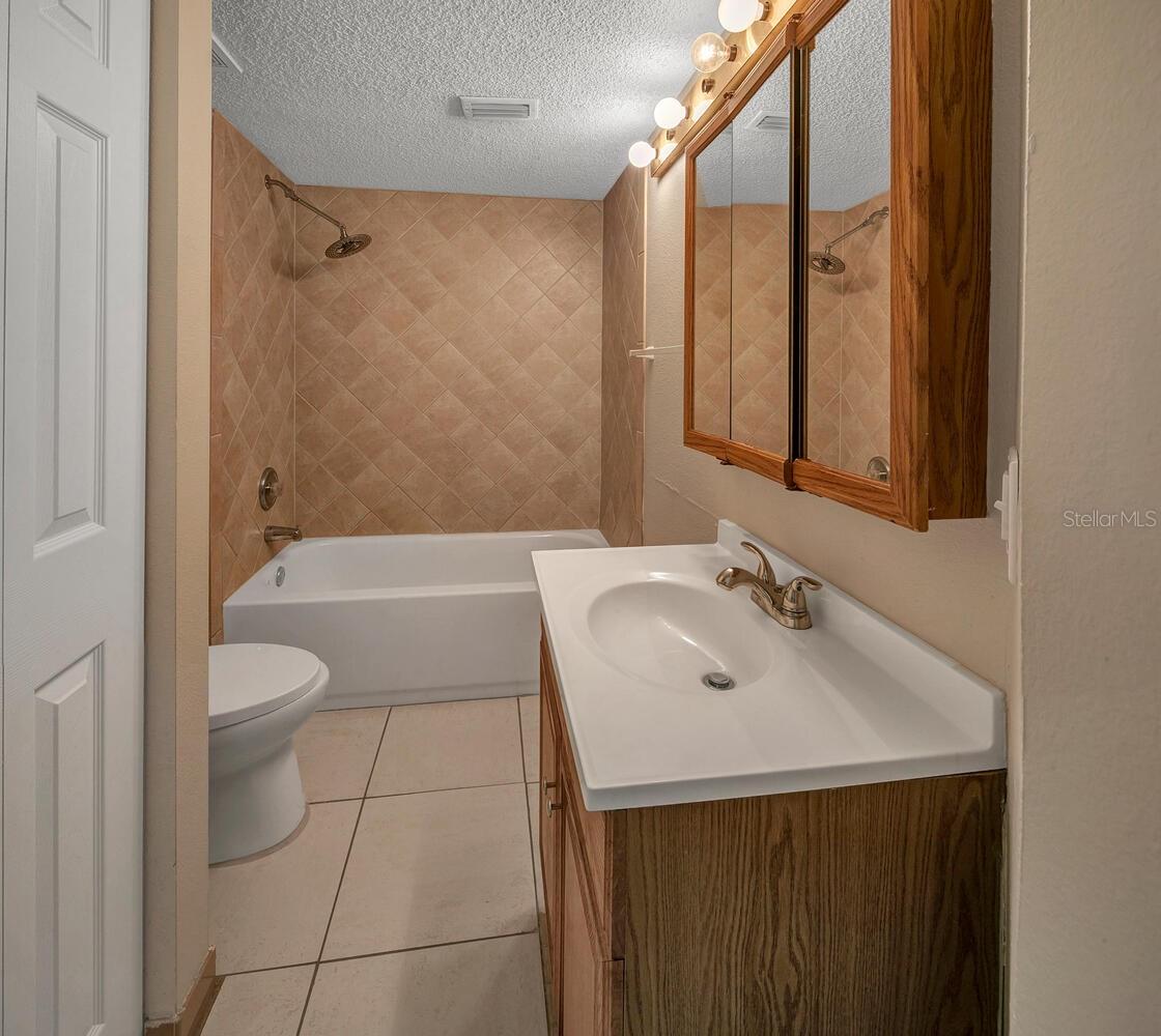 2002 BLUE HAWK CT #1723, CLEARWATER, FL, 33762