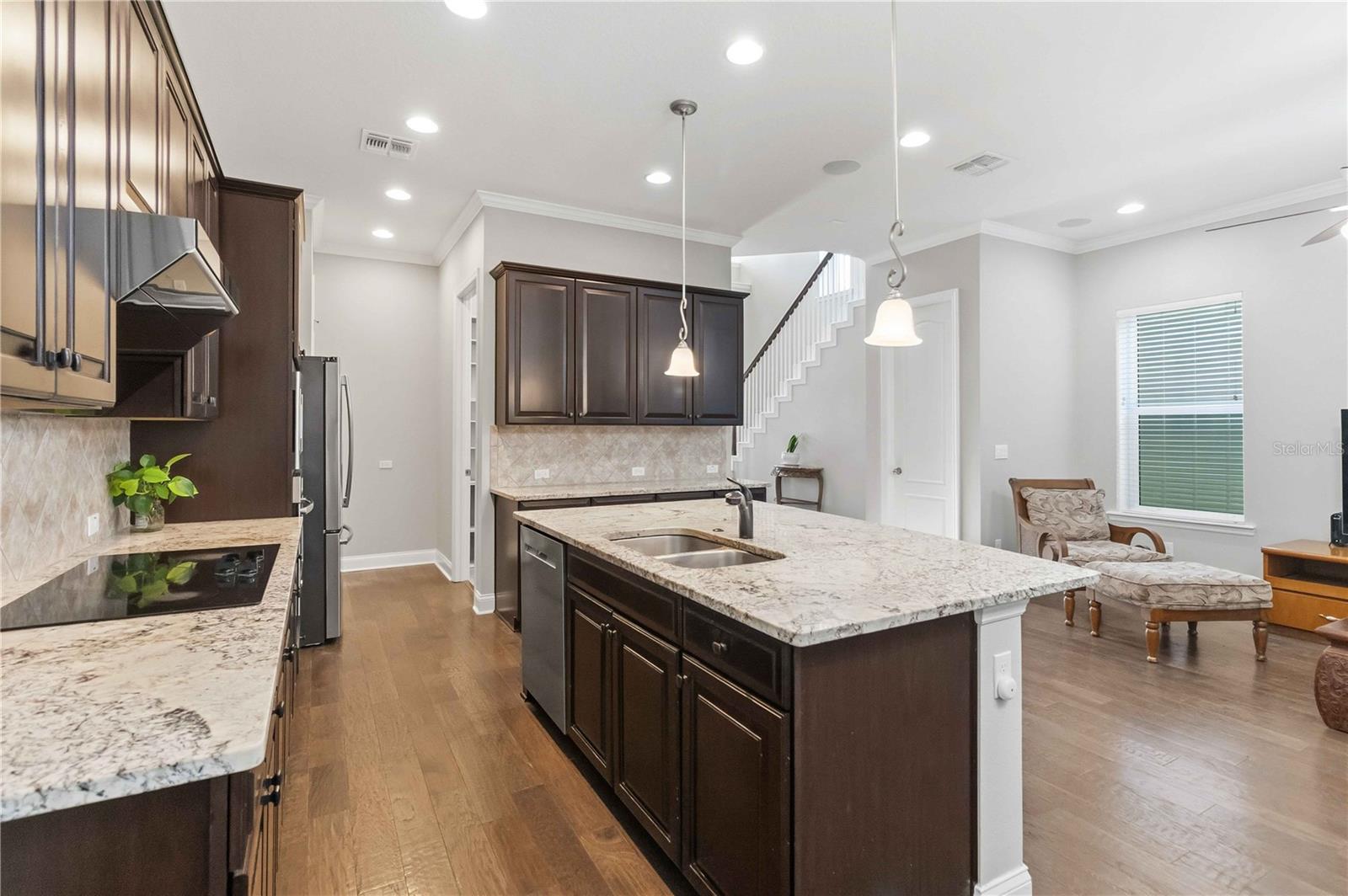 8905 LAUREATE BLVD, ORLANDO, FL, 32827