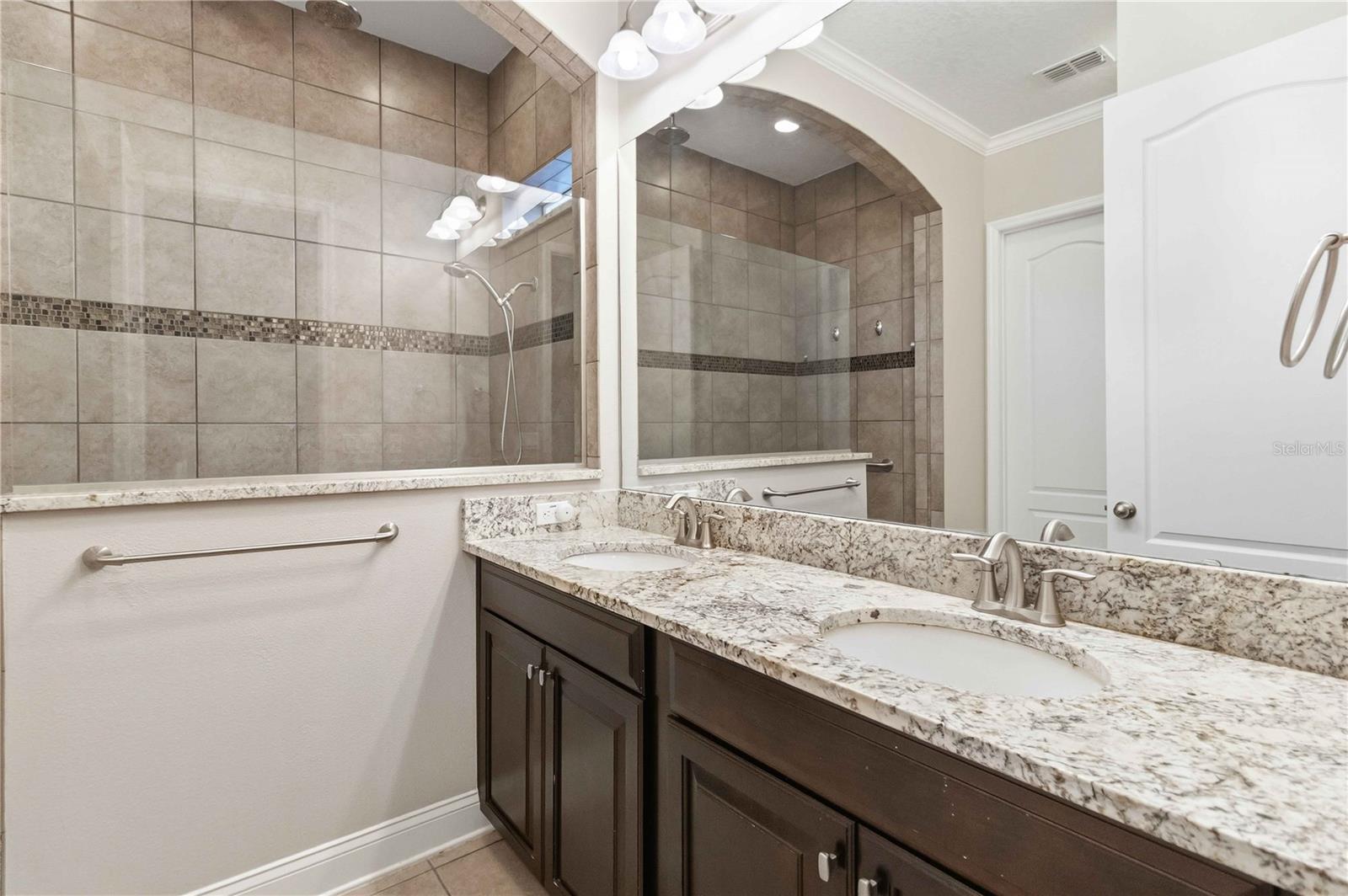 8905 LAUREATE BLVD, ORLANDO, FL, 32827