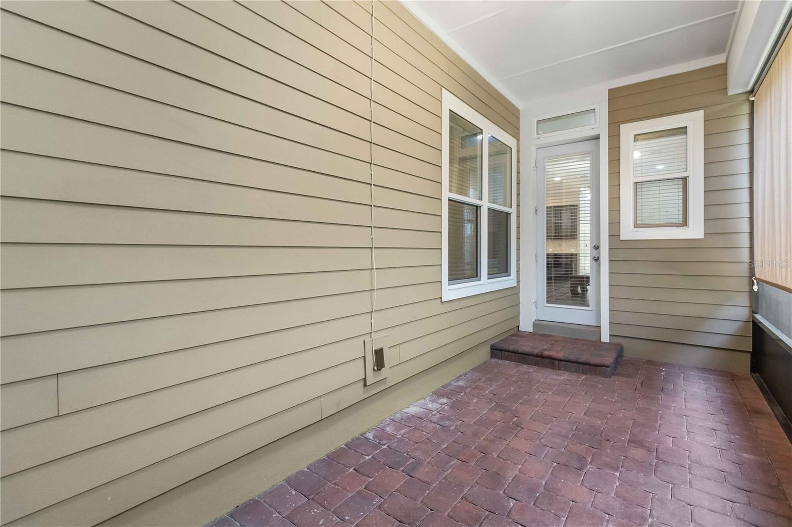 8905 LAUREATE BLVD, ORLANDO, FL, 32827