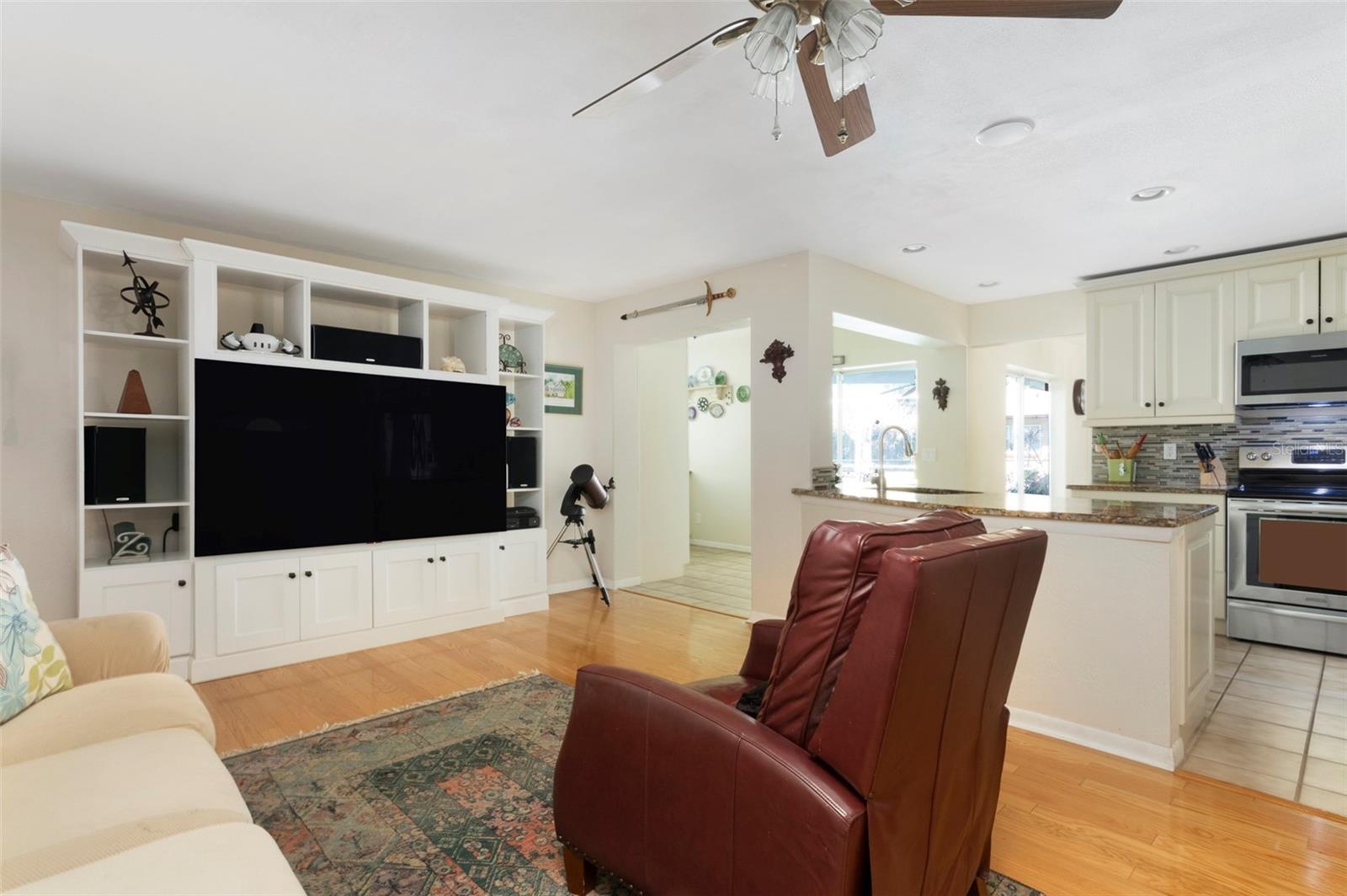 1845 72ND AVE NE, ST PETERSBURG, FL, 33702