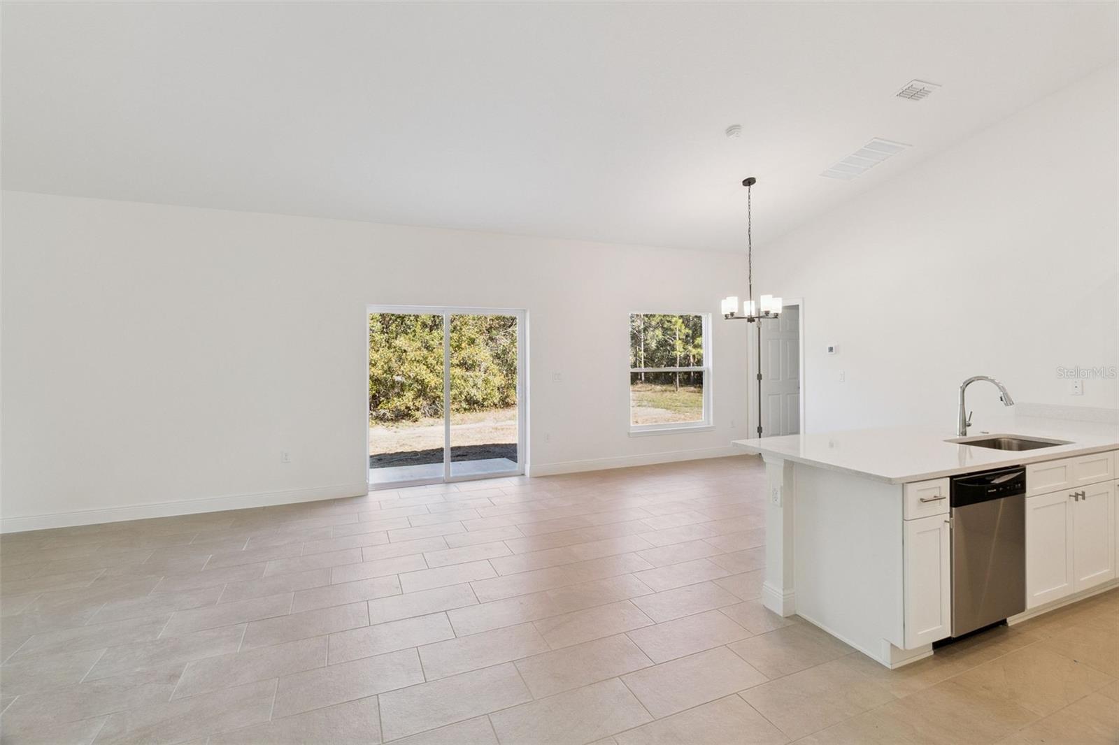 121 S CANOE CREEK RD, KENANSVILLE, FL, 34739