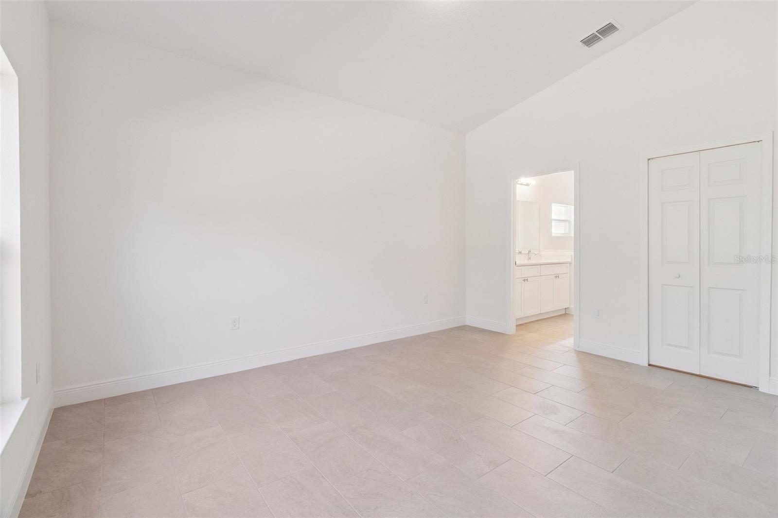 121 S CANOE CREEK RD, KENANSVILLE, FL, 34739