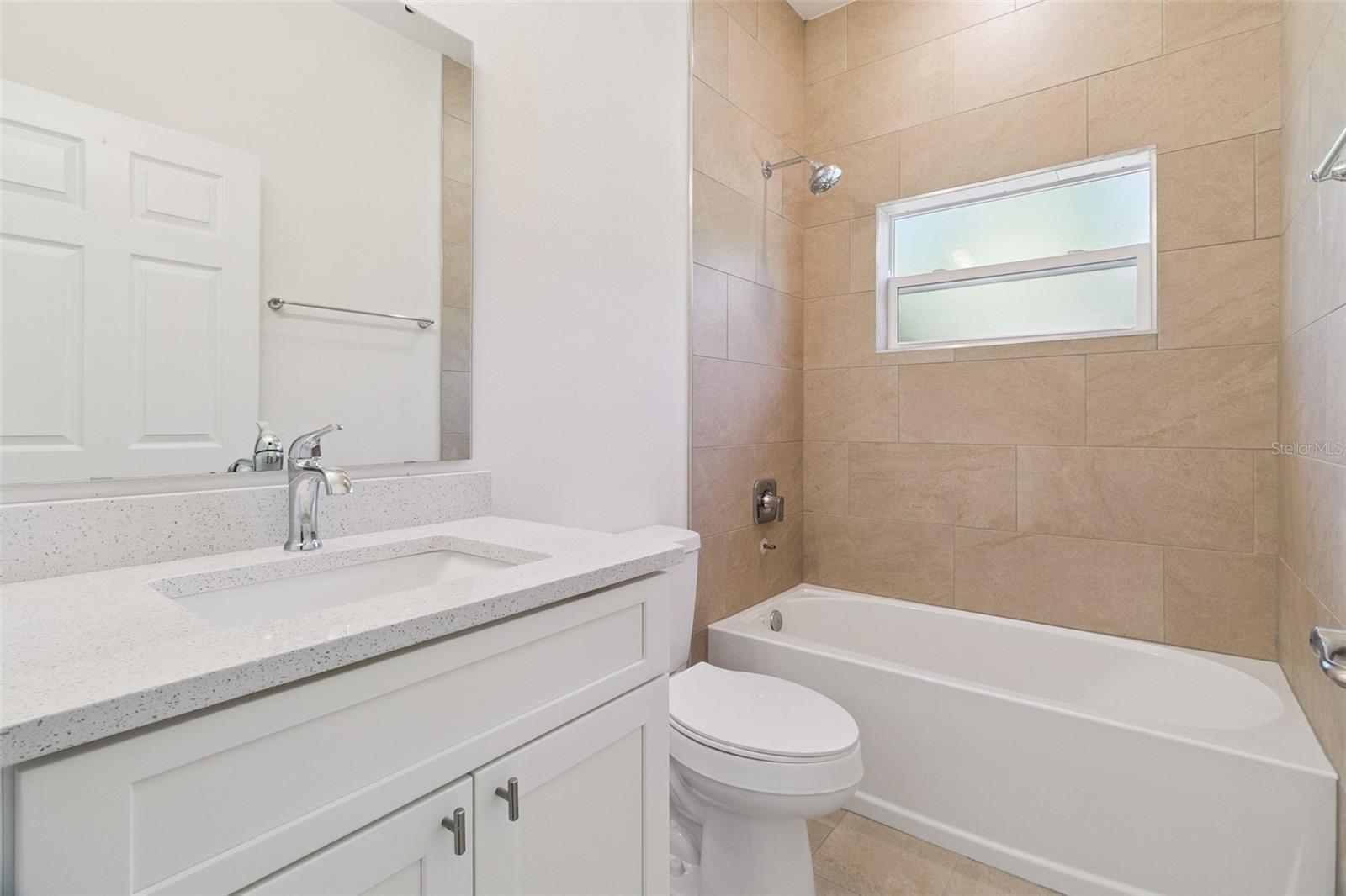 121 S CANOE CREEK RD, KENANSVILLE, FL, 34739