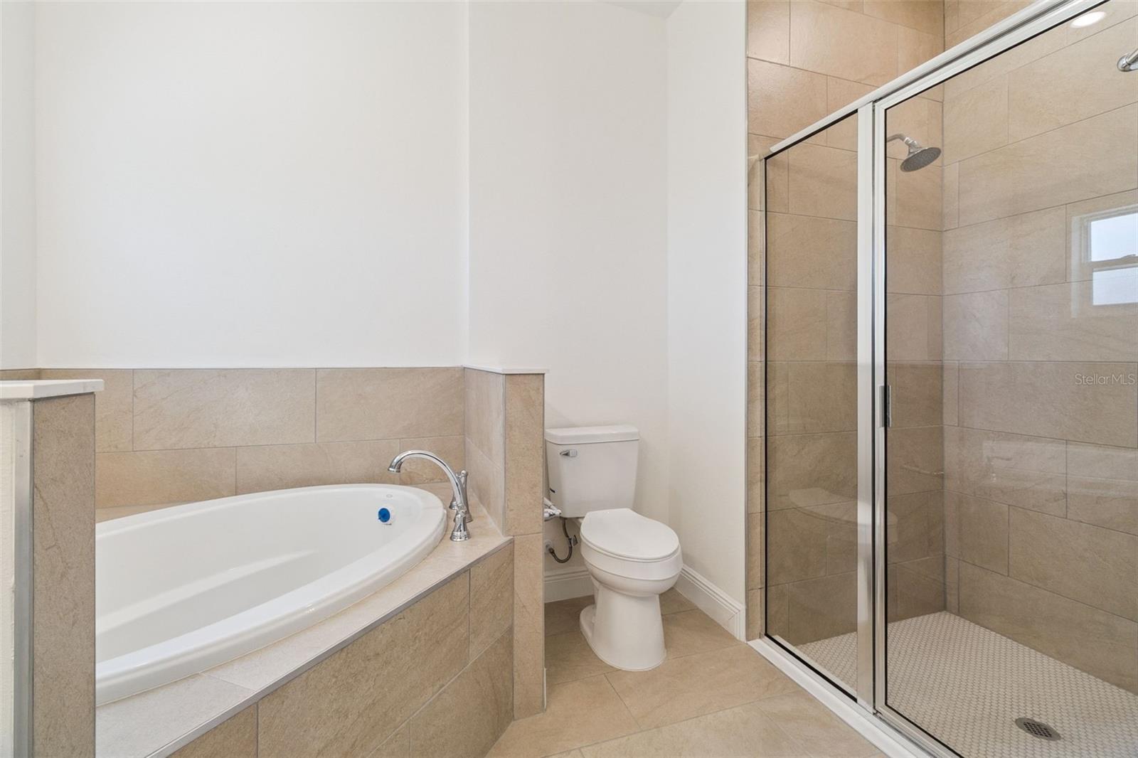 121 S CANOE CREEK RD, KENANSVILLE, FL, 34739