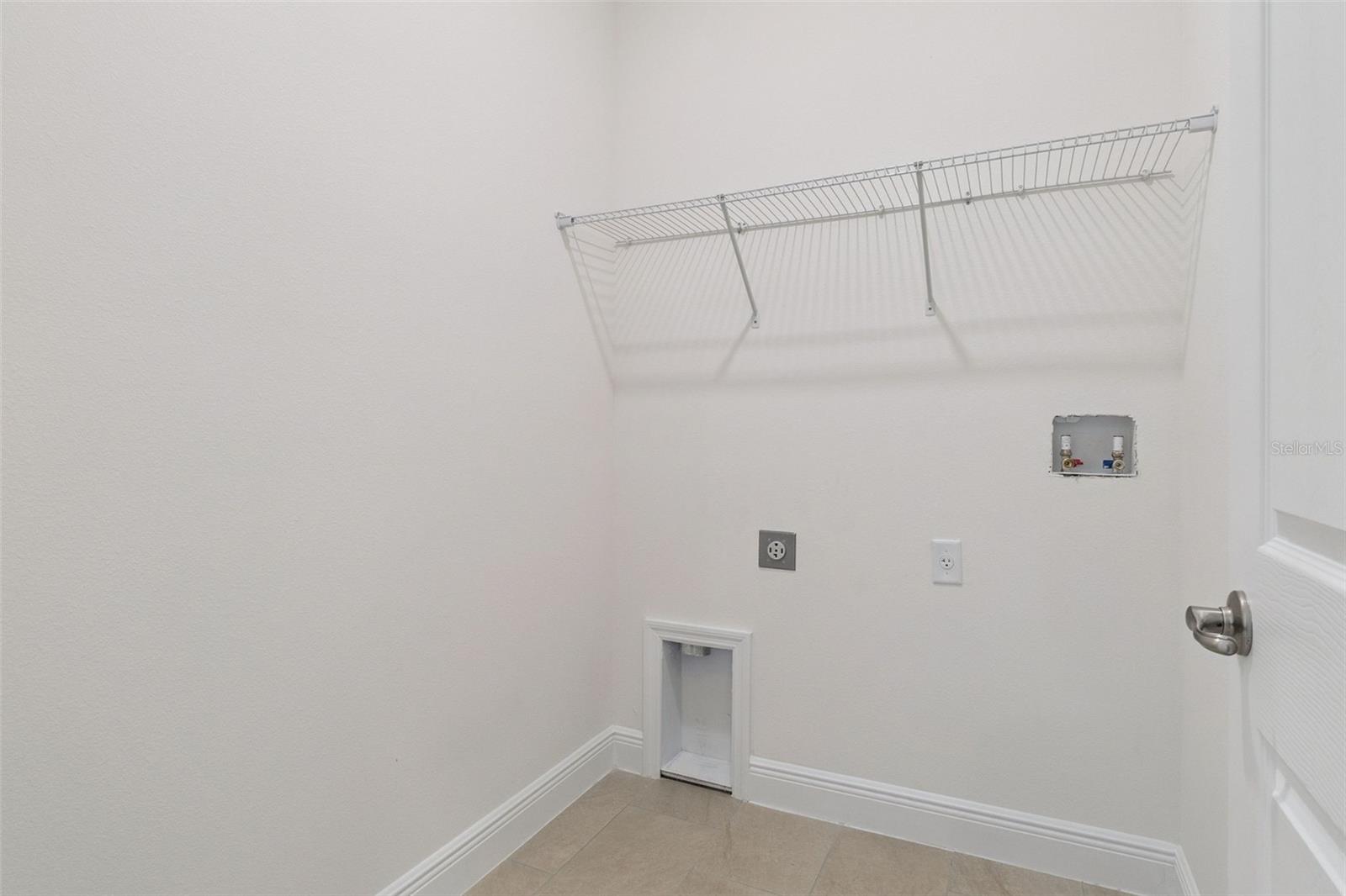 121 S CANOE CREEK RD, KENANSVILLE, FL, 34739