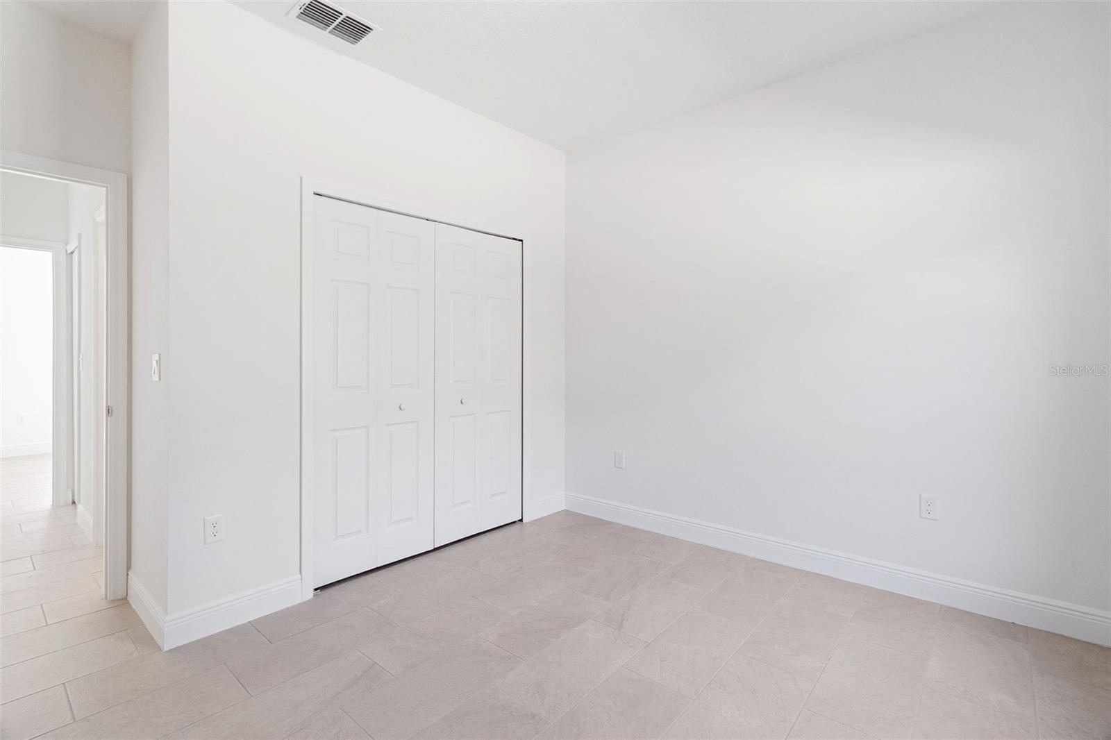 121 S CANOE CREEK RD, KENANSVILLE, FL, 34739