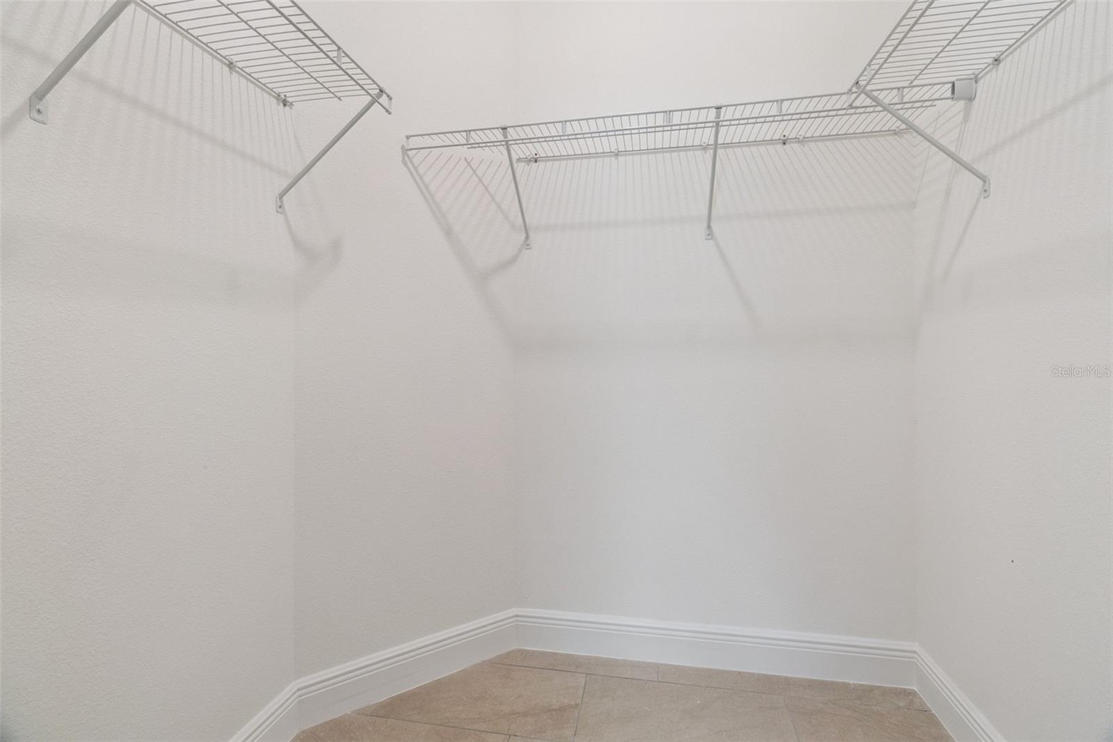 121 S CANOE CREEK RD, KENANSVILLE, FL, 34739