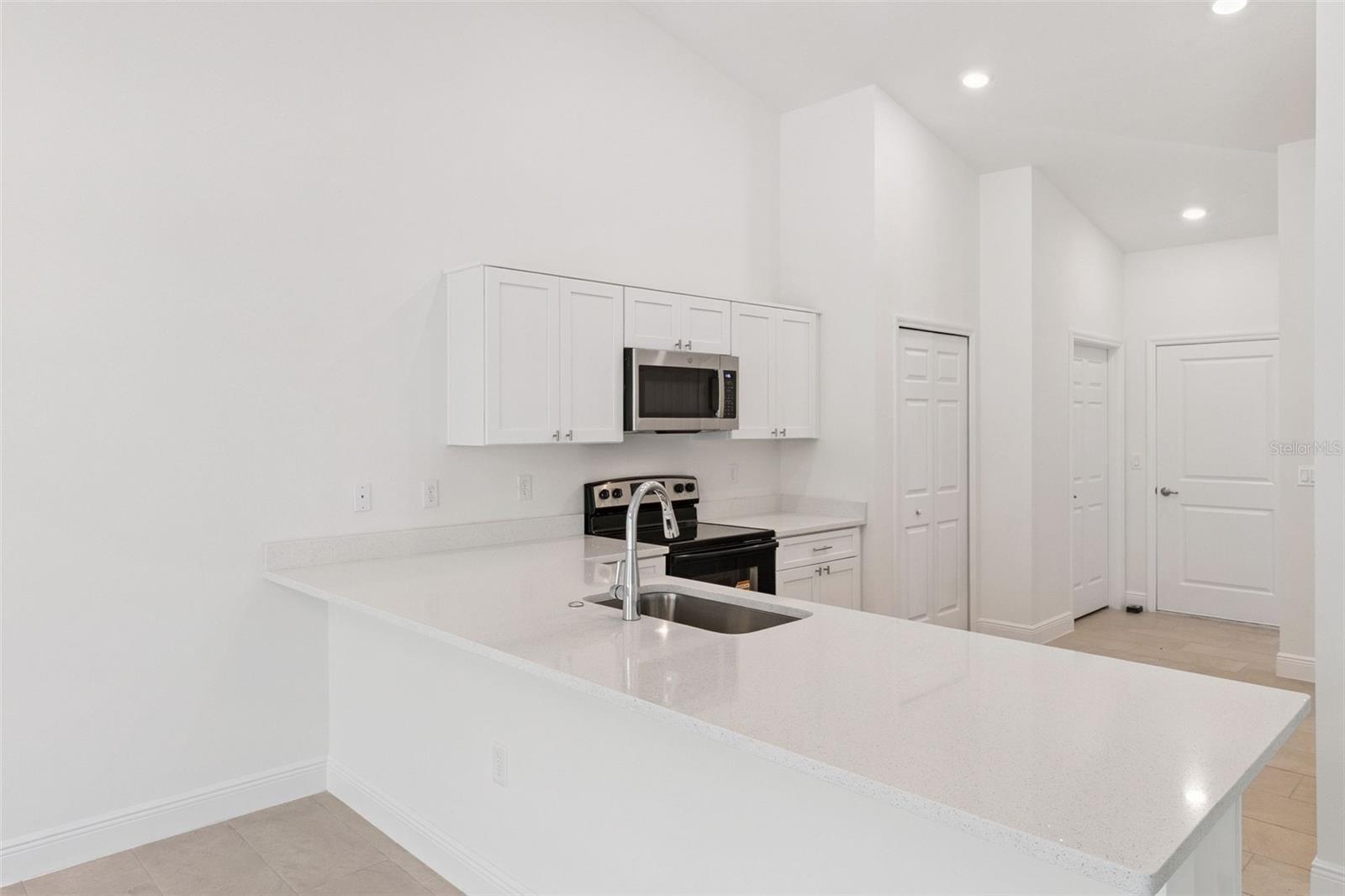 121 S CANOE CREEK RD, KENANSVILLE, FL, 34739