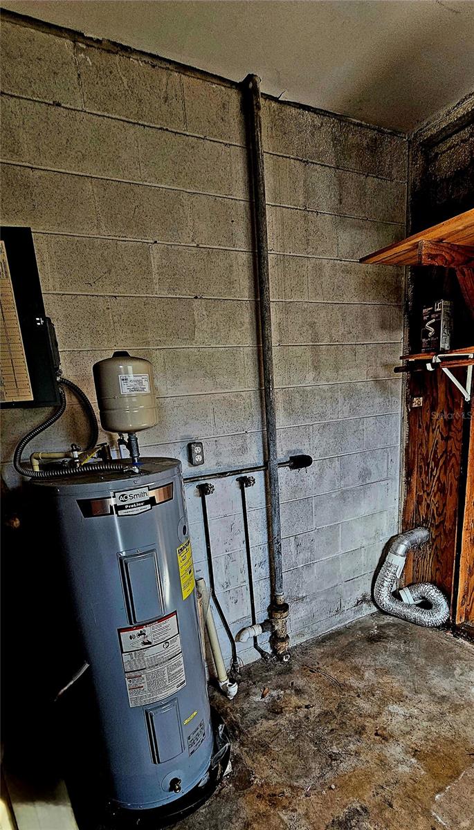 321 E BERESFORD AVE, DELAND, FL, 32724