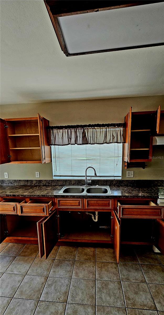 321 E BERESFORD AVE, DELAND, FL, 32724