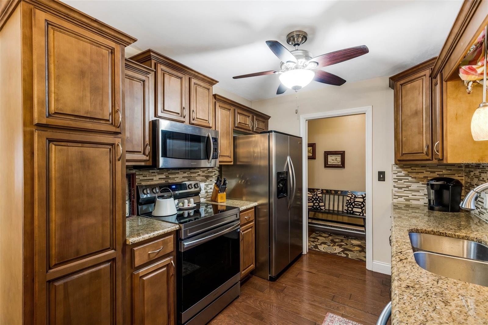 2722 COLLINS AVE, LAKELAND, FL, 33803