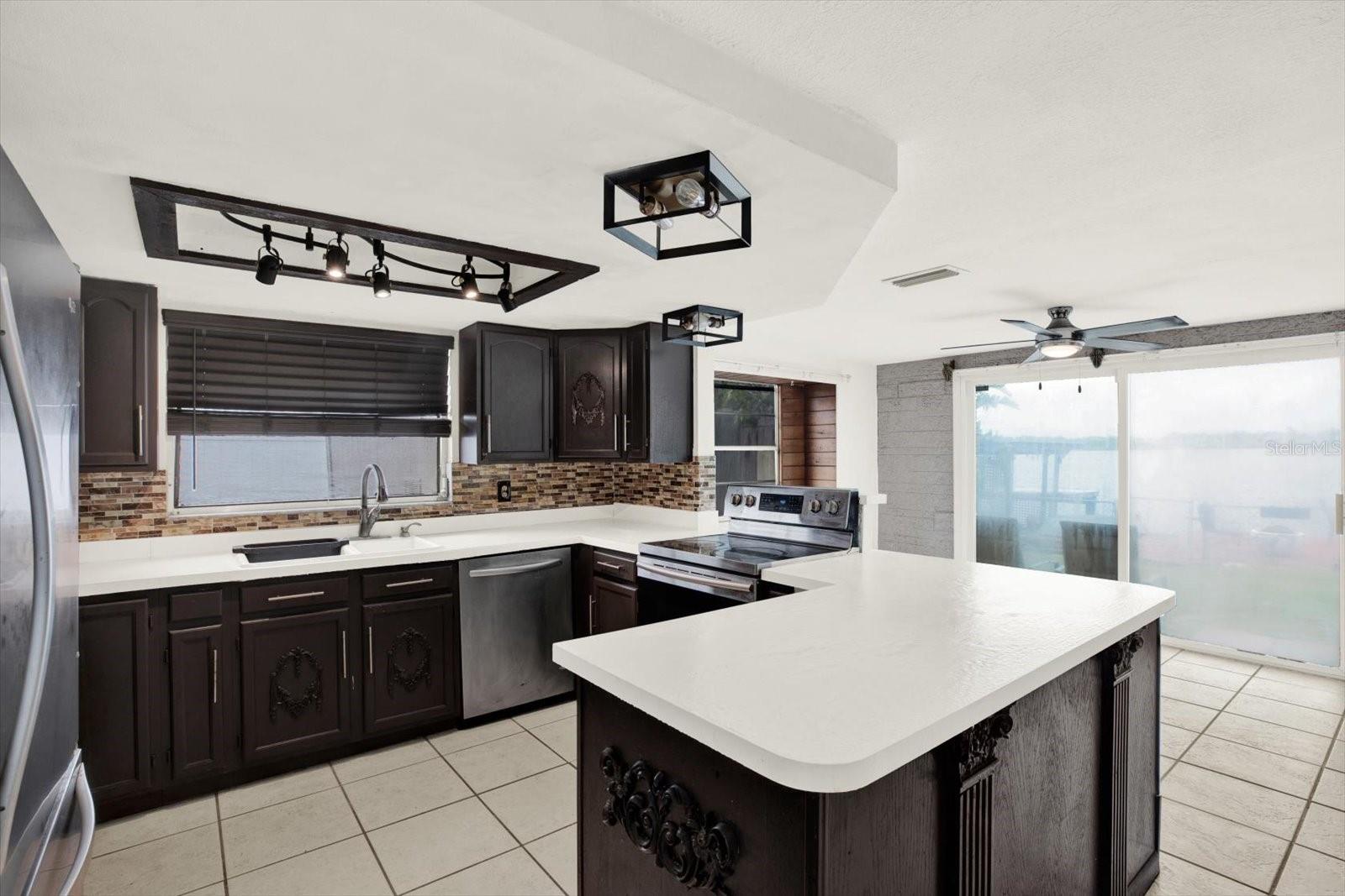 3931 HOLIDAY LAKE DR, HOLIDAY, FL, 34691