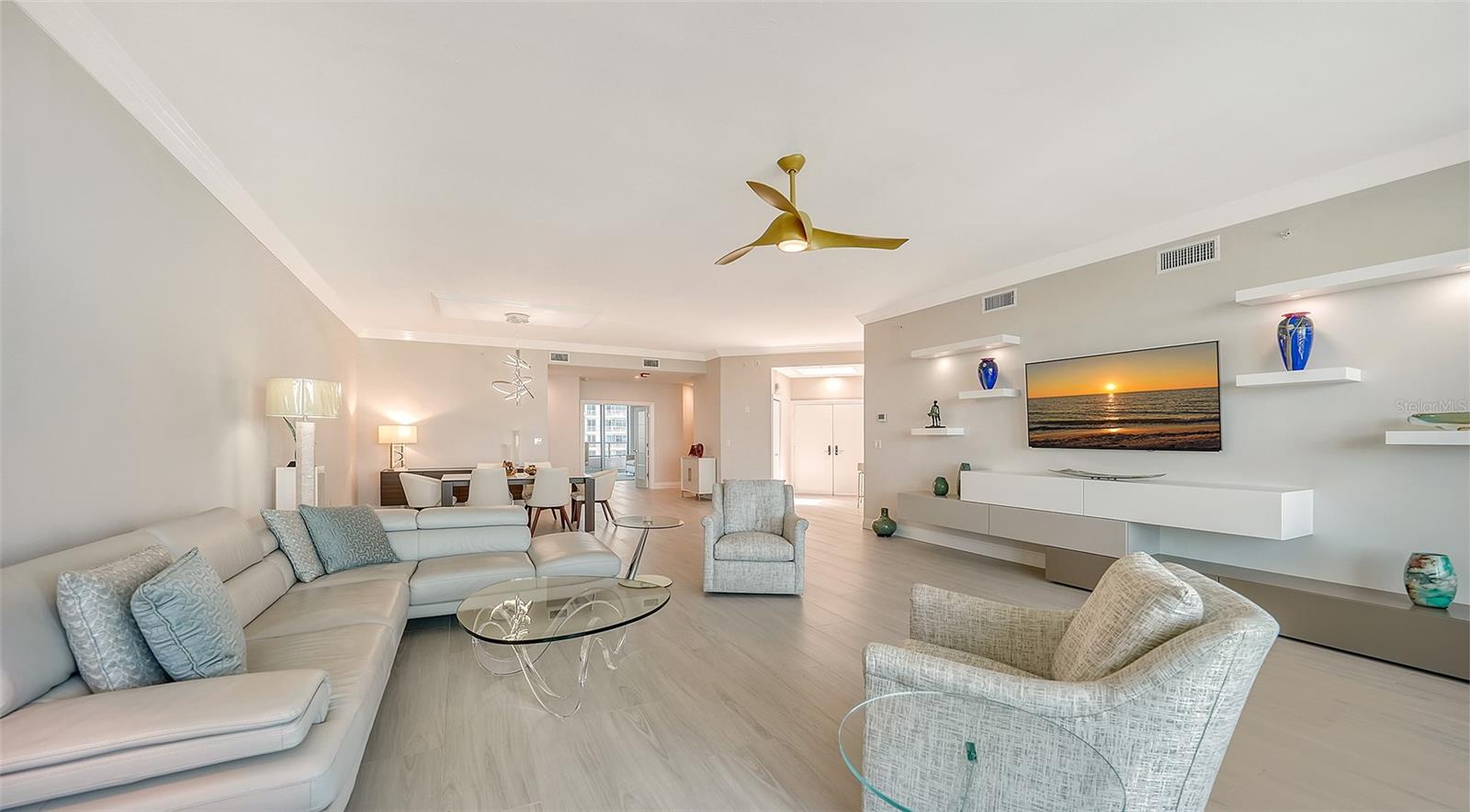 535 SANCTUARY DR #C807, LONGBOAT KEY, FL, 34228