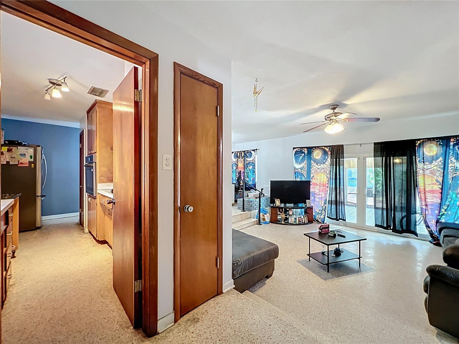 811 W LAKE MANN DR, ORLANDO, FL, 32805