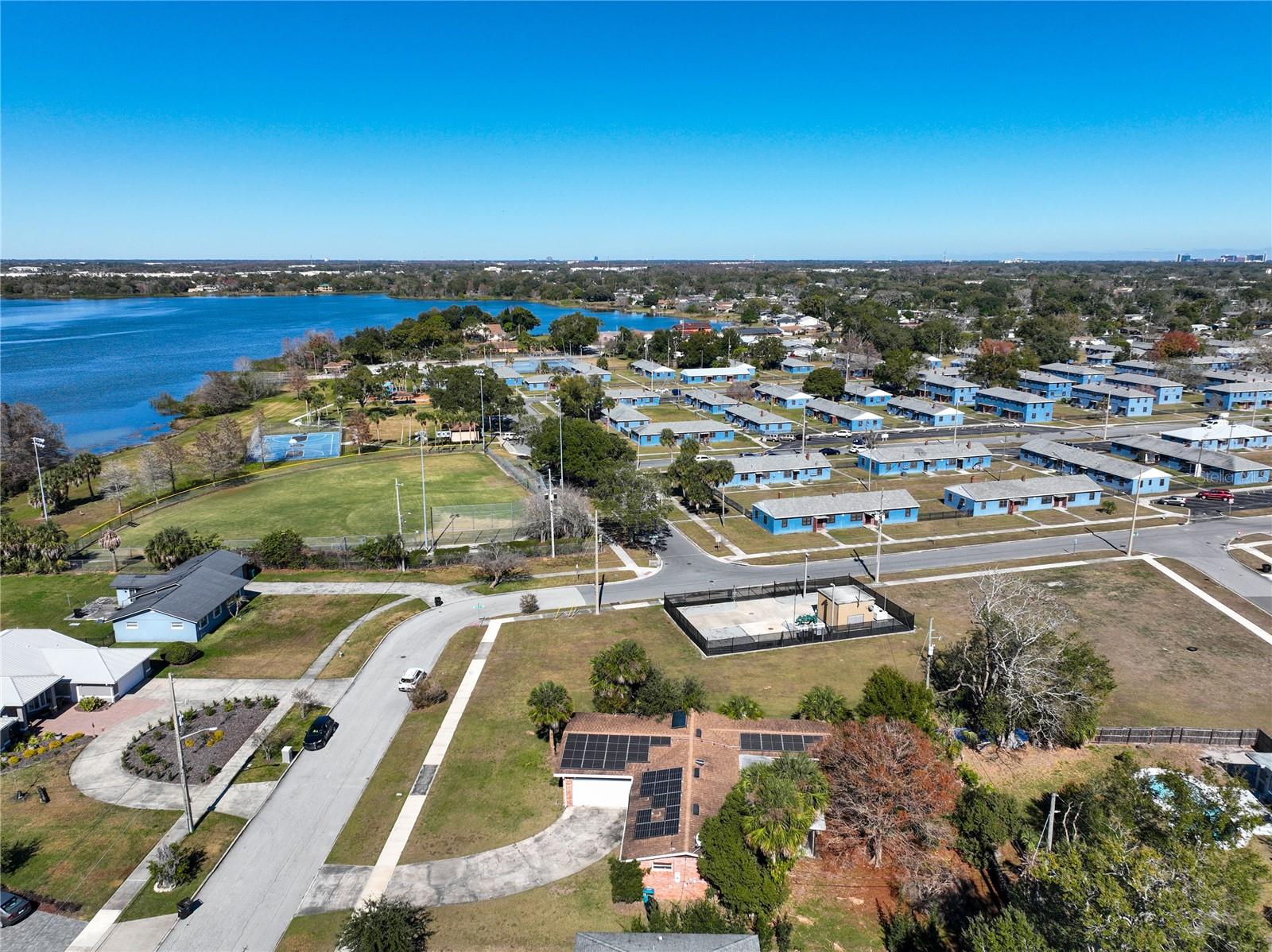 811 W LAKE MANN DR, ORLANDO, FL, 32805