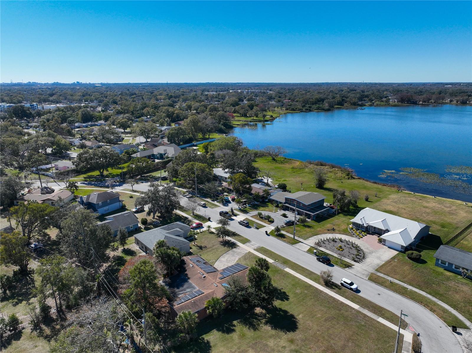 811 W LAKE MANN DR, ORLANDO, FL, 32805