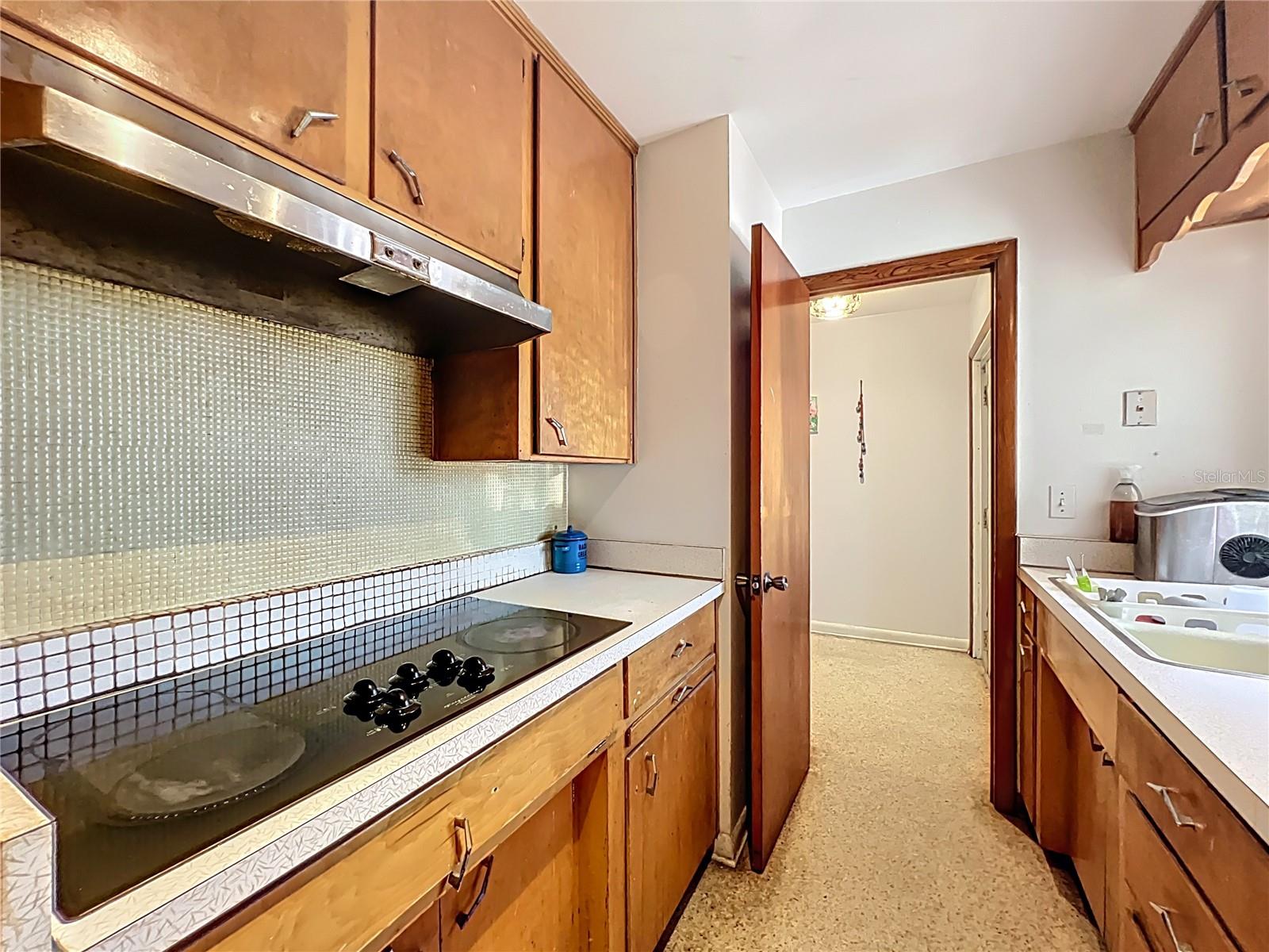 811 W LAKE MANN DR, ORLANDO, FL, 32805