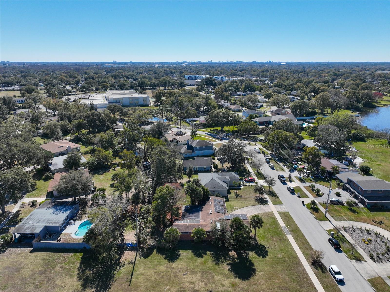 811 W LAKE MANN DR, ORLANDO, FL, 32805