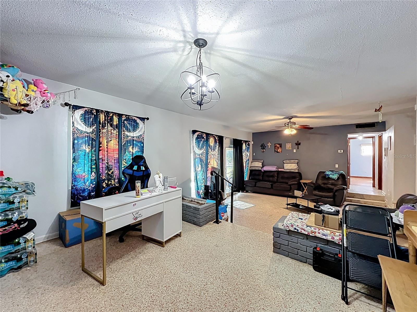 811 W LAKE MANN DR, ORLANDO, FL, 32805