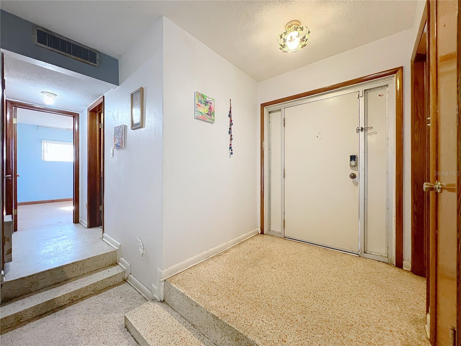 811 W LAKE MANN DR, ORLANDO, FL, 32805