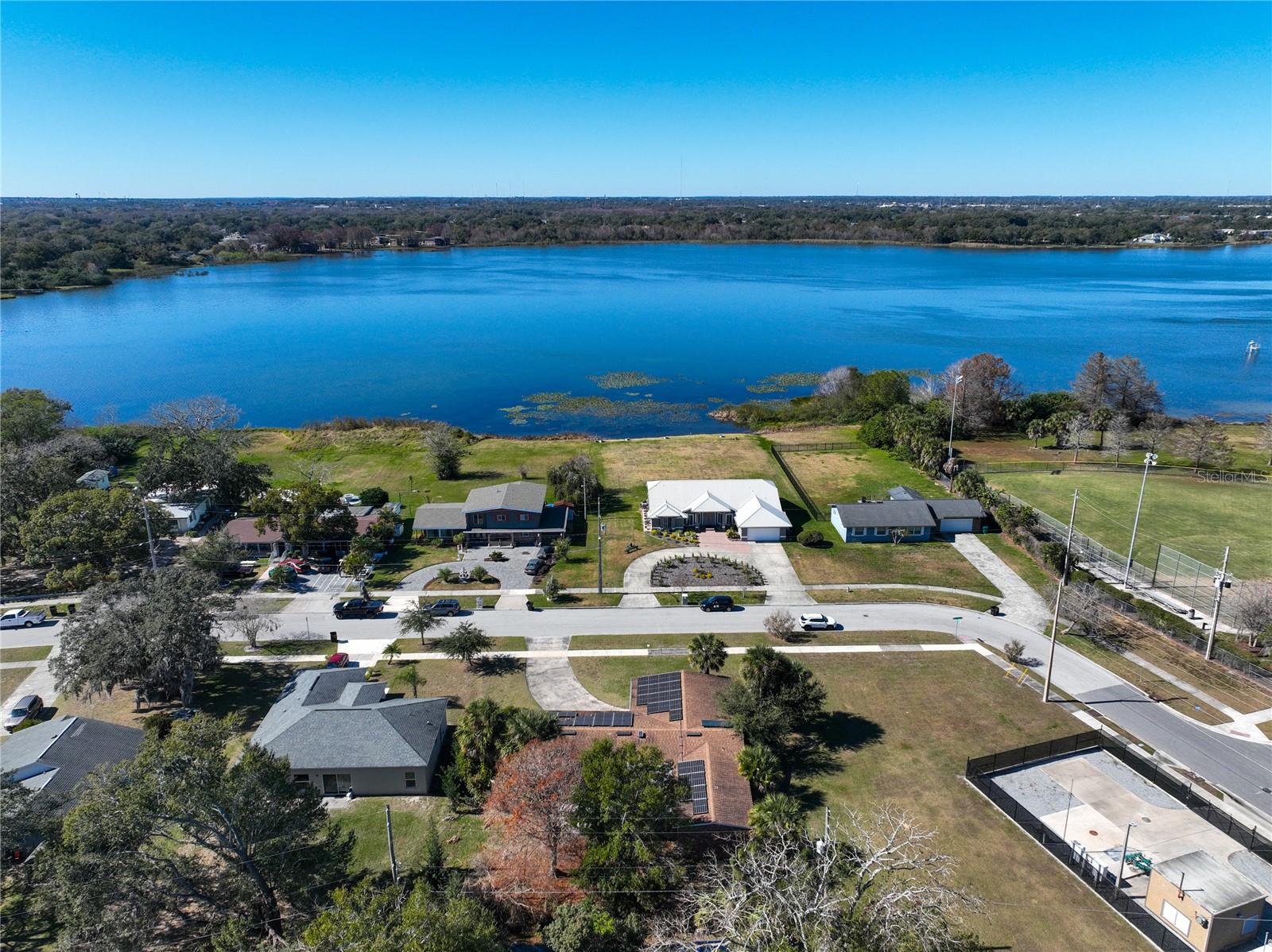 811 W LAKE MANN DR, ORLANDO, FL, 32805