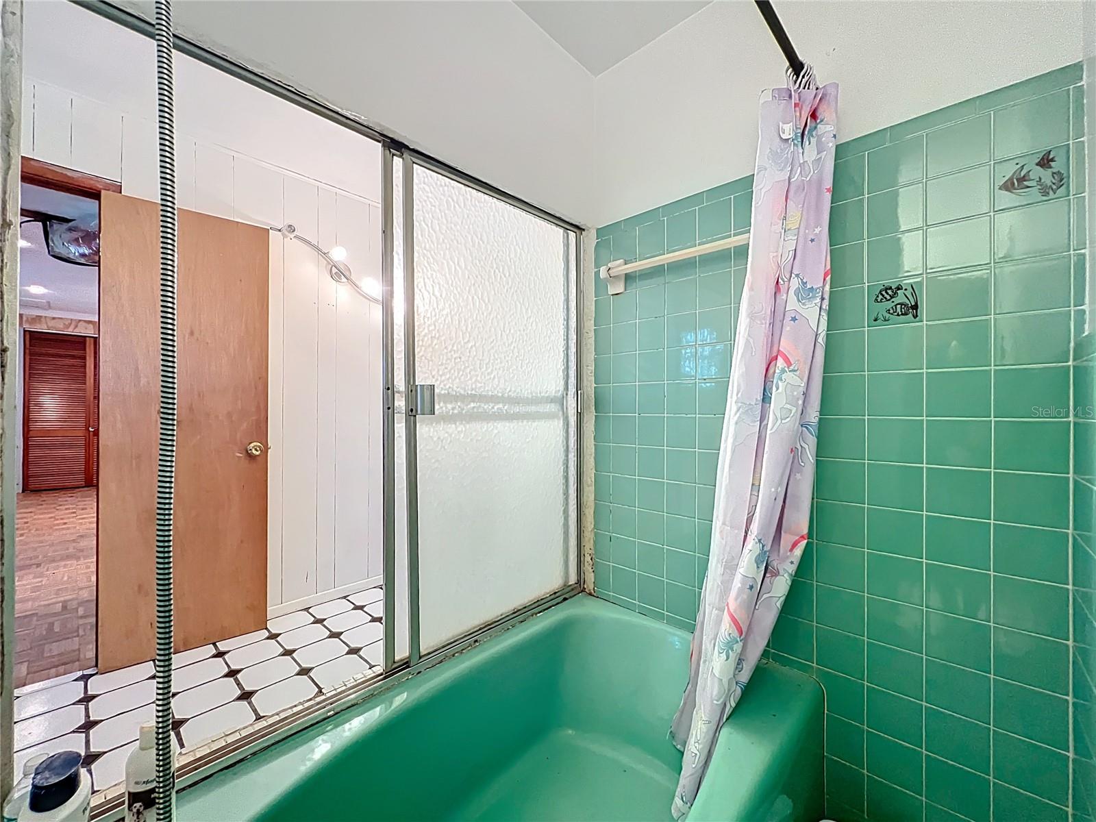 811 W LAKE MANN DR, ORLANDO, FL, 32805