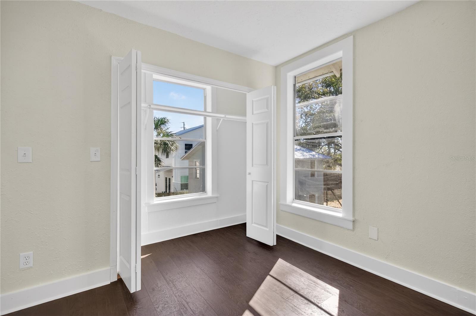 922 WASHINGTON AVE, EUSTIS, FL, 32726