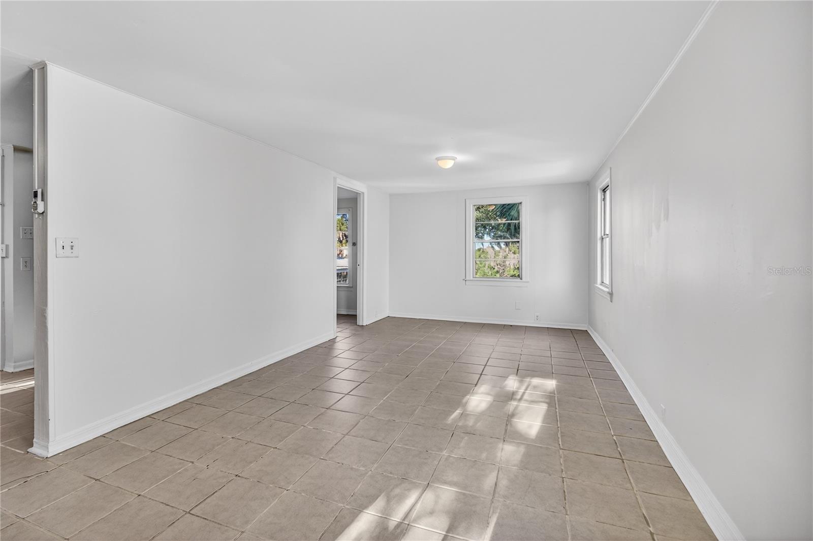 922 WASHINGTON AVE, EUSTIS, FL, 32726