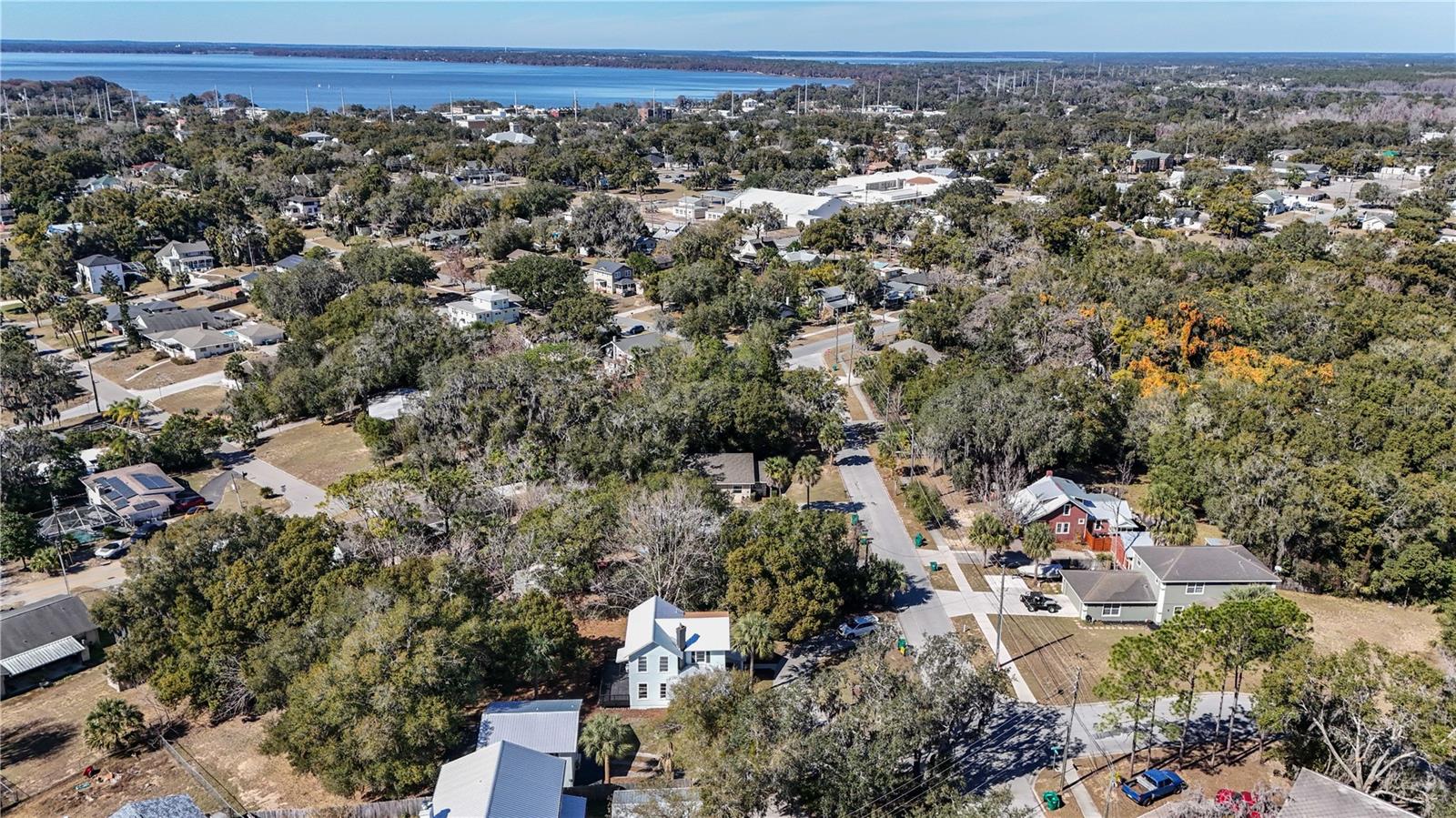 922 WASHINGTON AVE, EUSTIS, FL, 32726