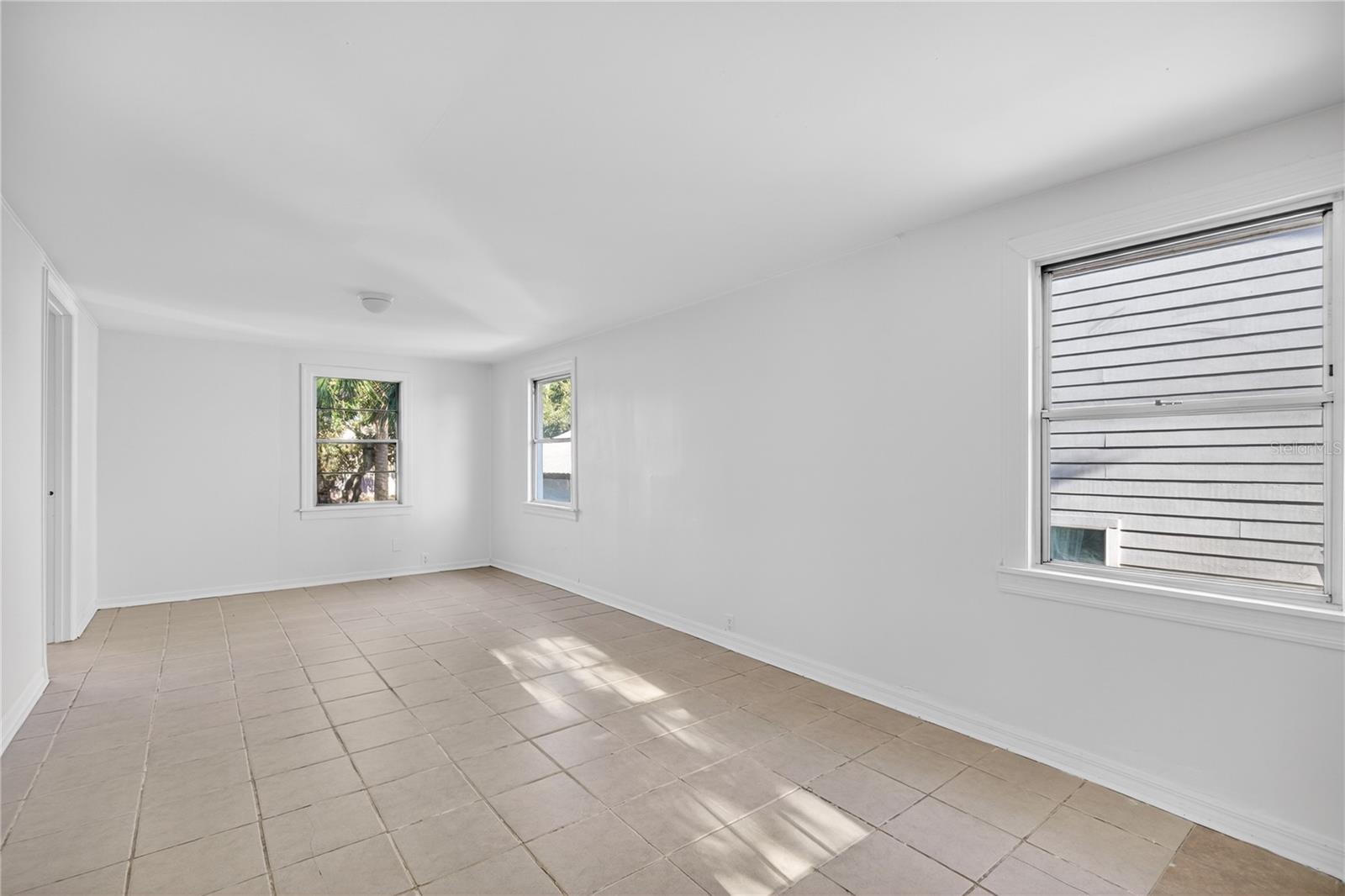 922 WASHINGTON AVE, EUSTIS, FL, 32726