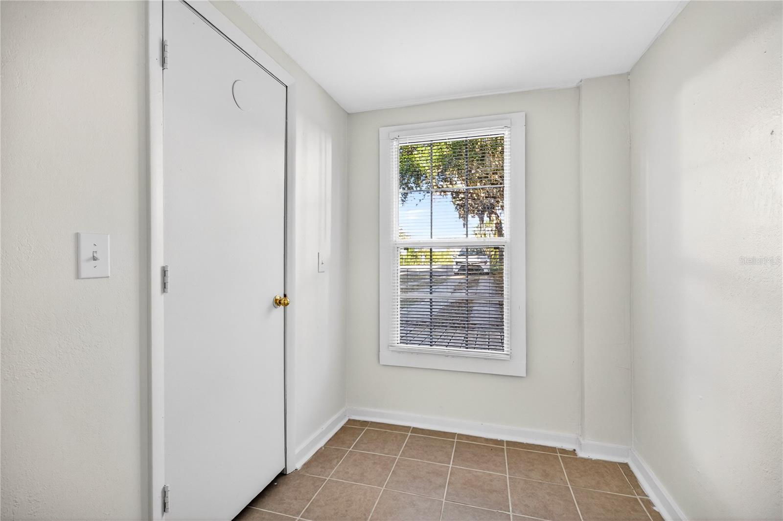 922 WASHINGTON AVE, EUSTIS, FL, 32726