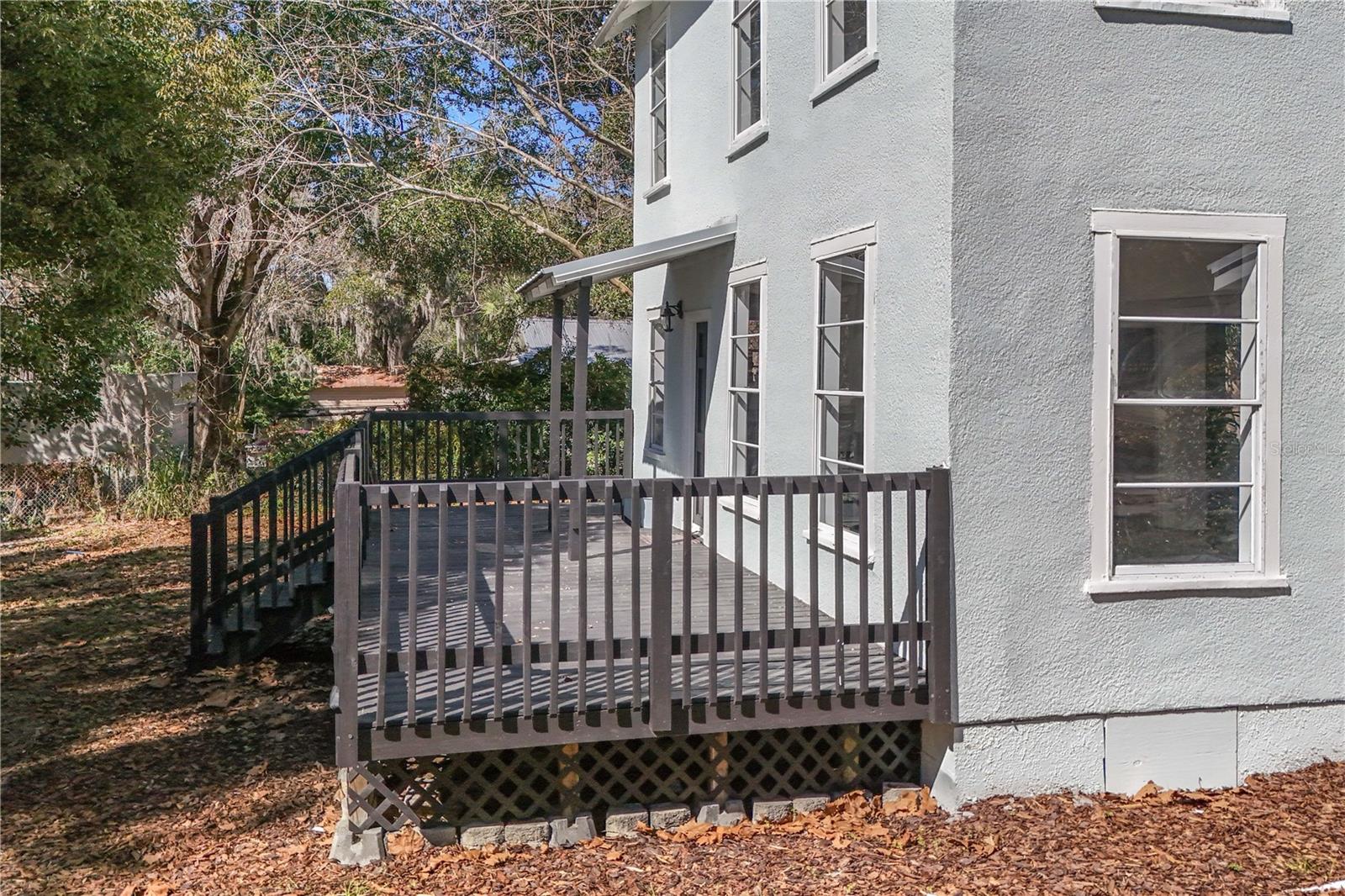 922 WASHINGTON AVE, EUSTIS, FL, 32726