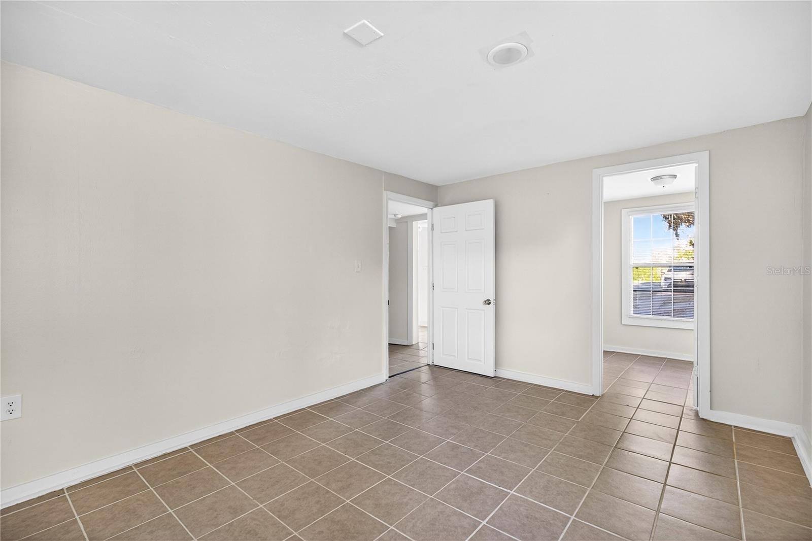 922 WASHINGTON AVE, EUSTIS, FL, 32726