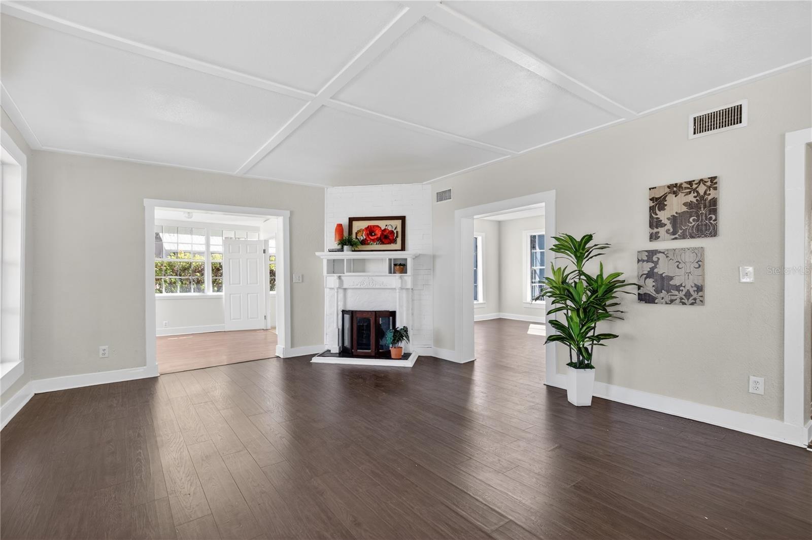 922 WASHINGTON AVE, EUSTIS, FL, 32726