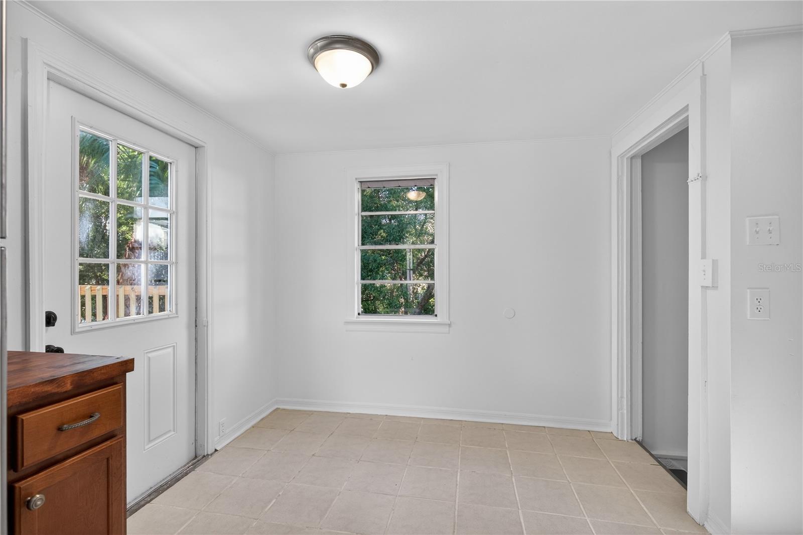 922 WASHINGTON AVE, EUSTIS, FL, 32726