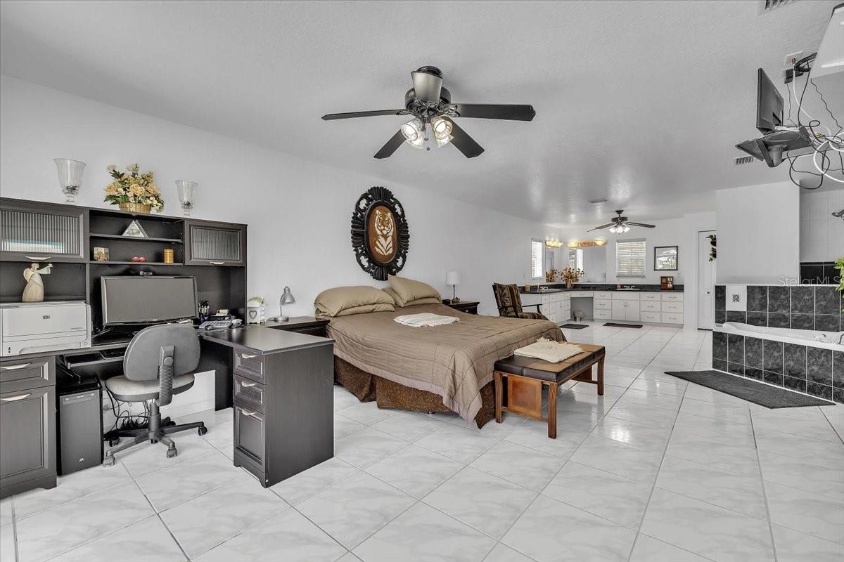 3900 COLONY CT, PUNTA GORDA, FL, 33950