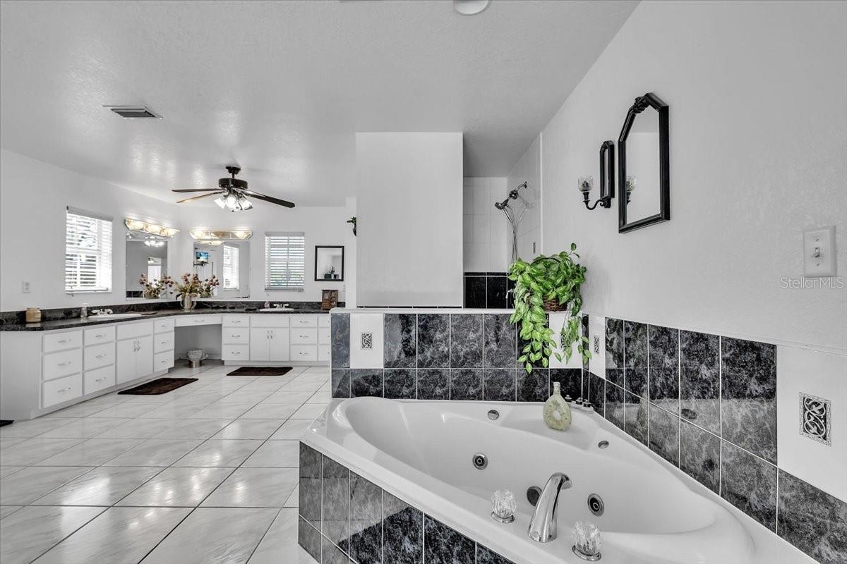 3900 COLONY CT, PUNTA GORDA, FL, 33950