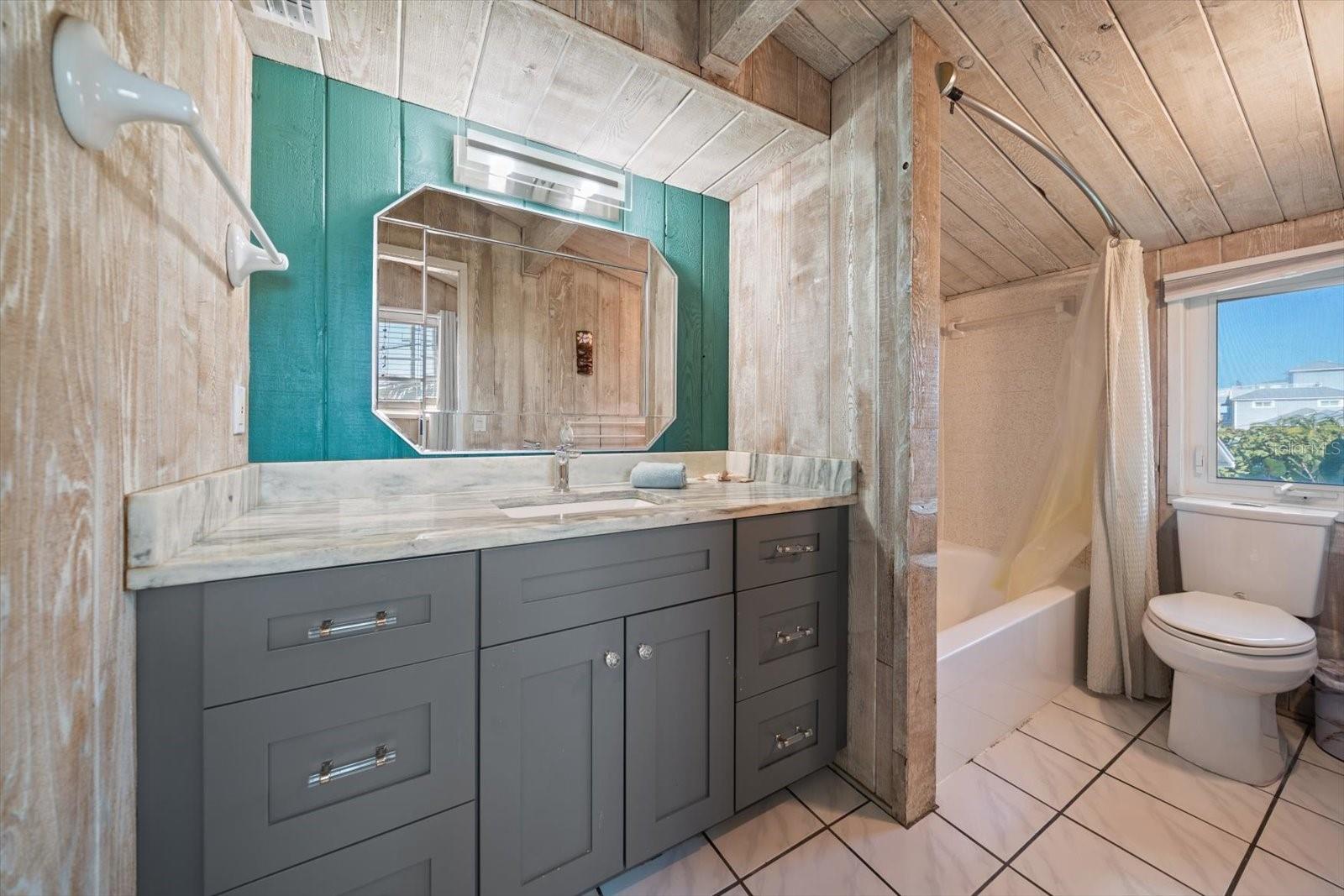 TB8469911 Property Photo