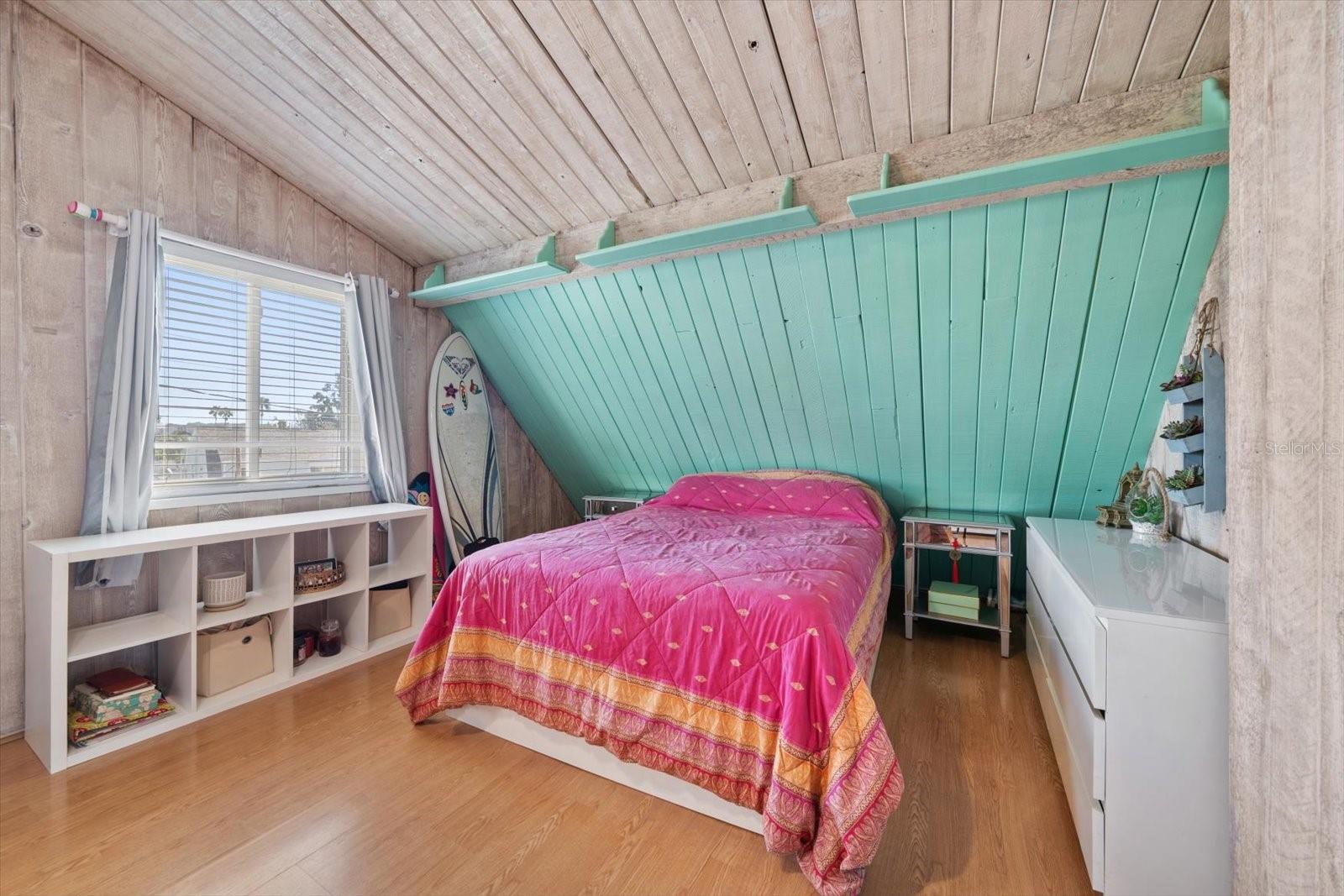 TB8469911 Property Photo