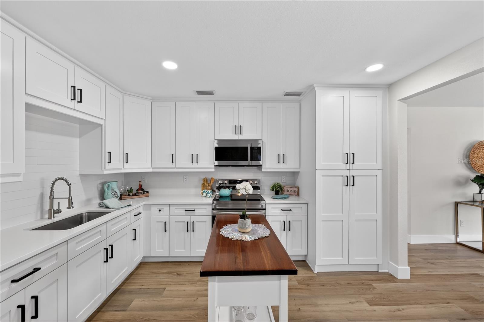 208 W HILDA ST, TAMPA, FL, 33603